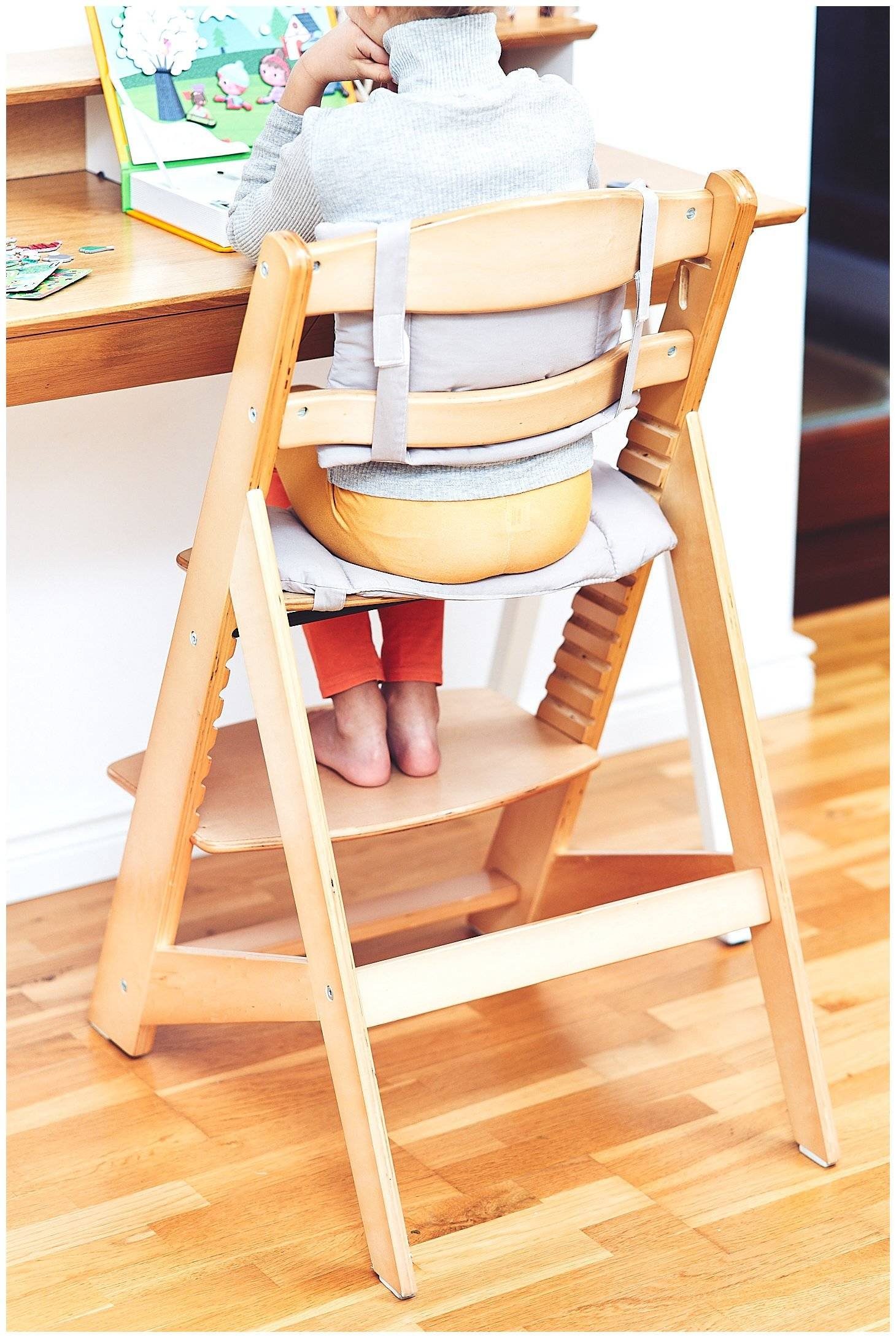 Roba Inklapbare kinderstoel, ruimtebesparend, inklapbaar, baby- en kinderstoel, hout, bicolor Roba Inklapbare kinderstoel, ruimtebesparend, inklapbaar, baby- en kinderstoel, hout, bicolor