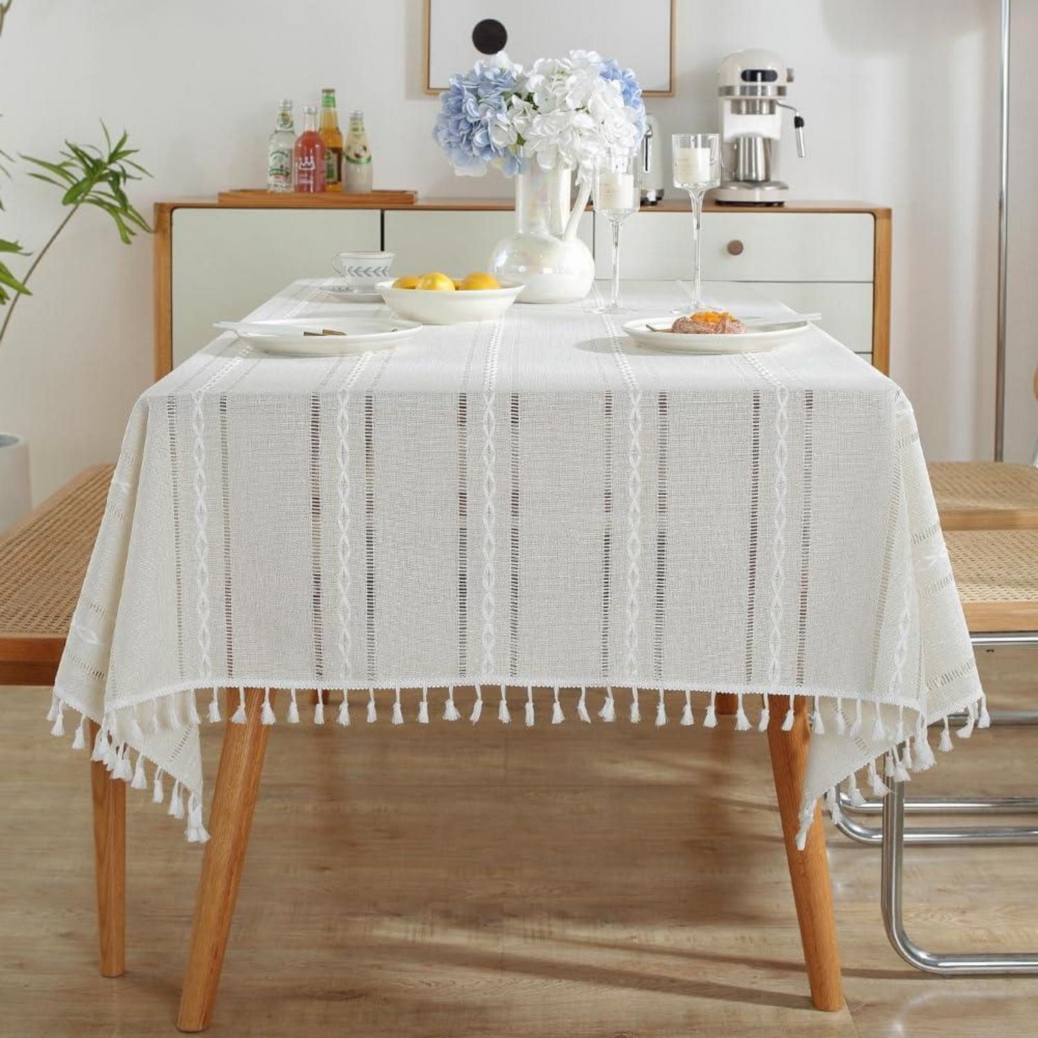 LuxusKollektion Tischdecke Tischdecke Boho mit Quasten 140x180 Elfenbein (1-tlg)