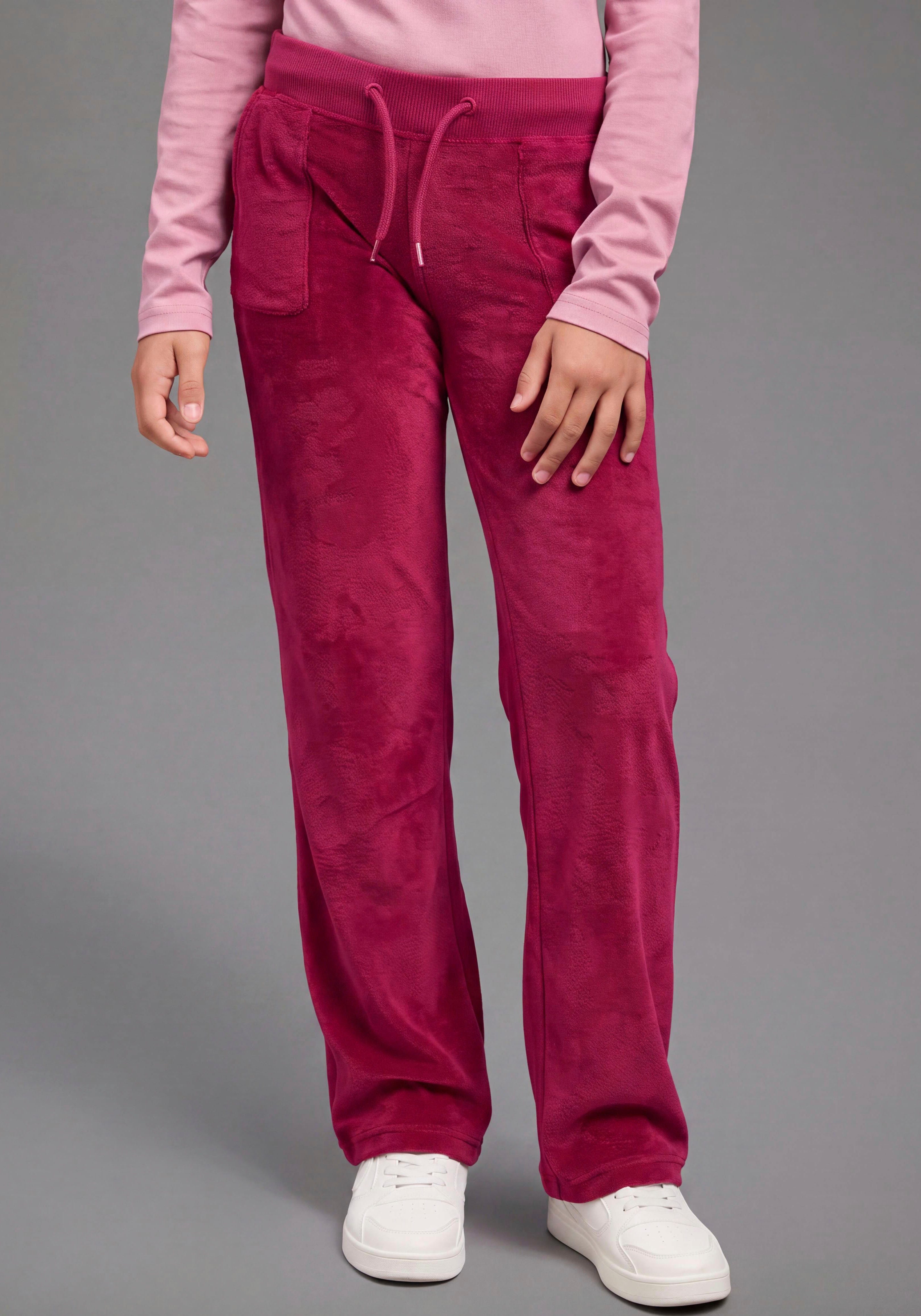 H.I.S Nickihose Weiche H.I.S Nicki-Jogginghose mit leichte ausgestelltem Bein Kuschelweiche Nickihose, mit ausgestellter Beinform, lange Form