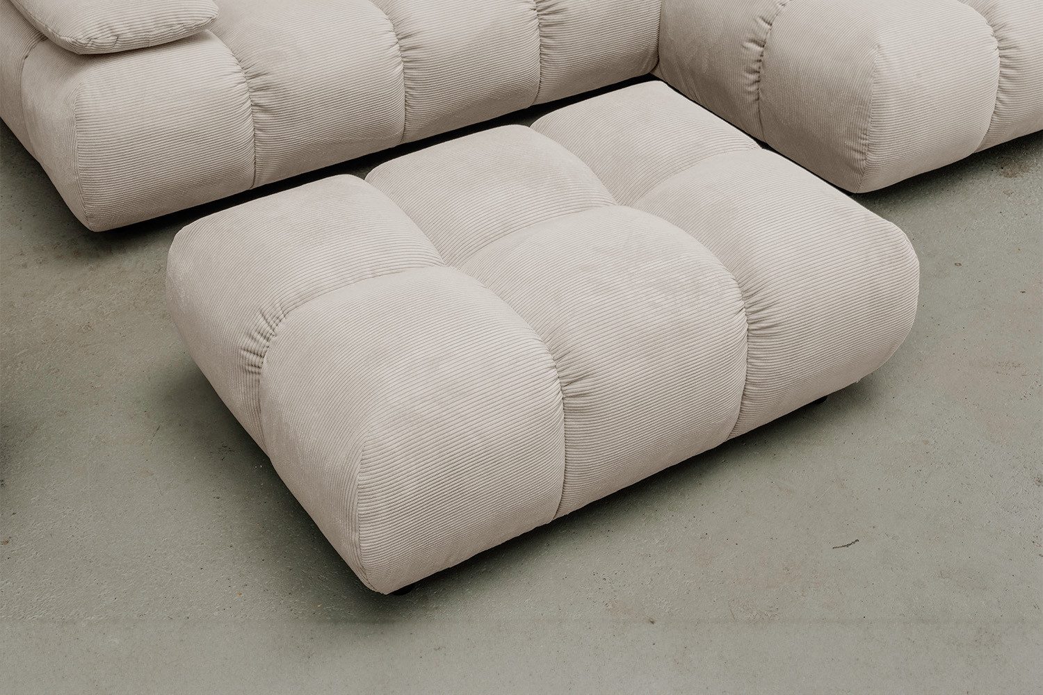 KAWOLA Hocker VIVIEN Luxuriöse Hockerbank - Bequem & Modern - Feincord, Eleganter Polsterhocker, Wohnzimmer, Rechteckig, 108x73 cm, Cord