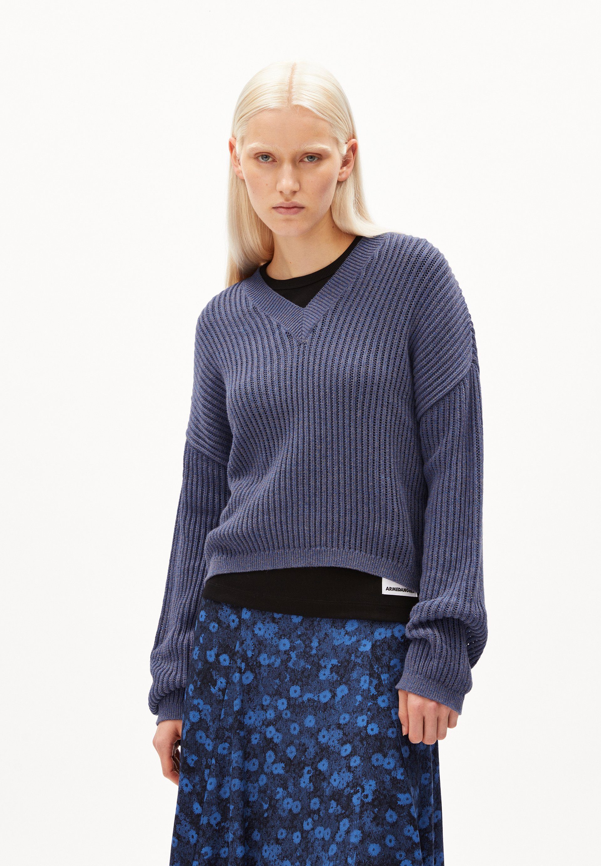 Armedangels Вязаные свитера SIMONAAS Пуловеры Loose Fit aus Bio-Baumwoll Mix (Loose Fit) Tiefer V-Ausschnitt