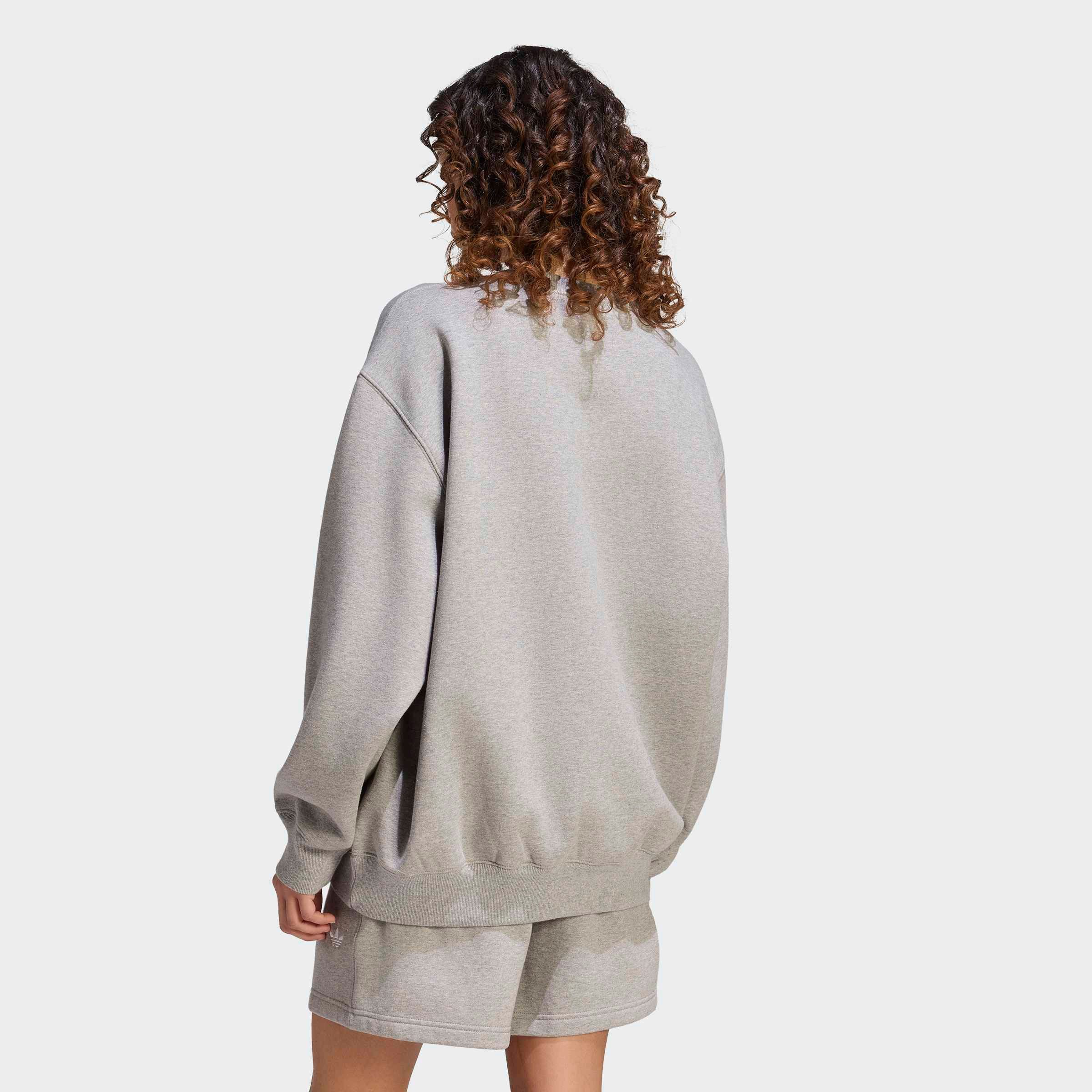 adidas Originals Sweatshirt ESS FL CRW OS mit Rundhalsausschnitt, ohne Verschluss, in normaler Schnittform