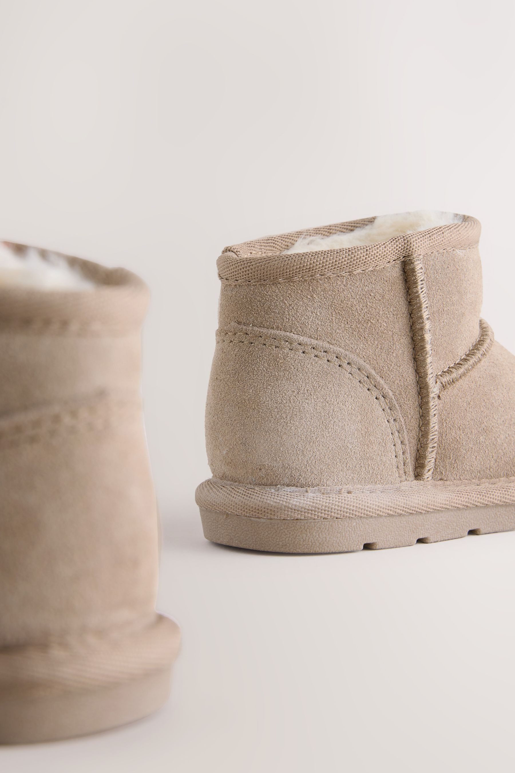 Next Velourslederstiefel mit warmem Futter Stiefel (1-tlg)