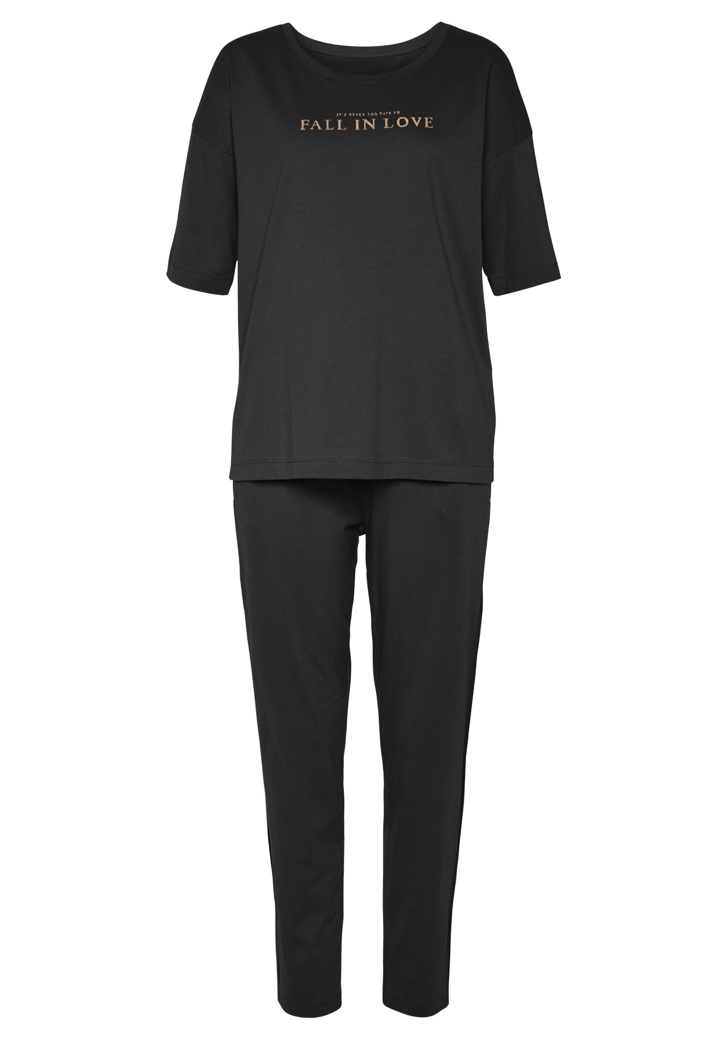 Vivance Dreams Pyjama (2 tlg) mit schönem Foildruck. € 39,99