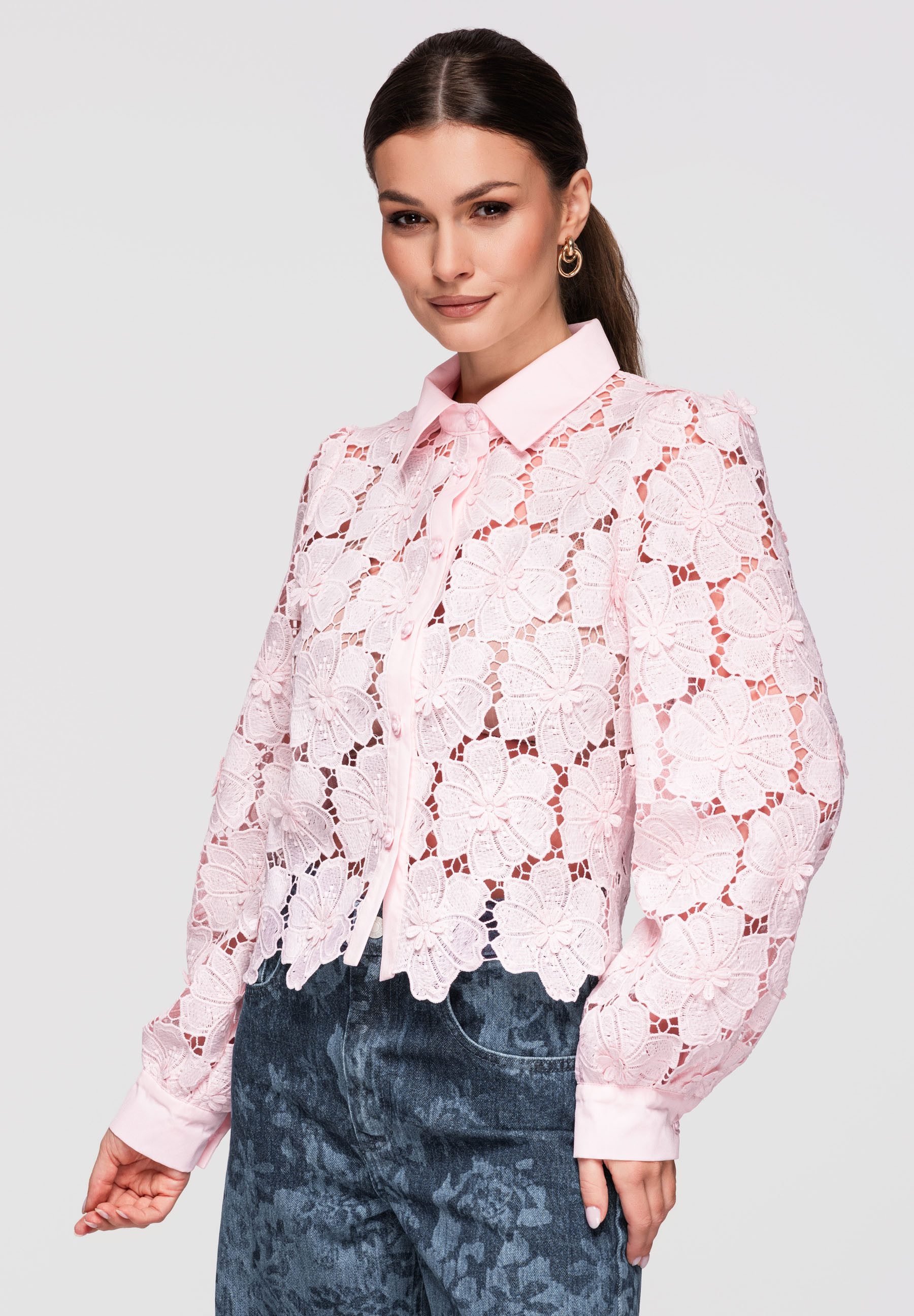 OMBRE Hemdbluse Damen Spitzenbluse Kurz Slim-Fit Elegant Rose L (kein Set, 1-tlg) Transparente Struktur, florales Spitzenmuster