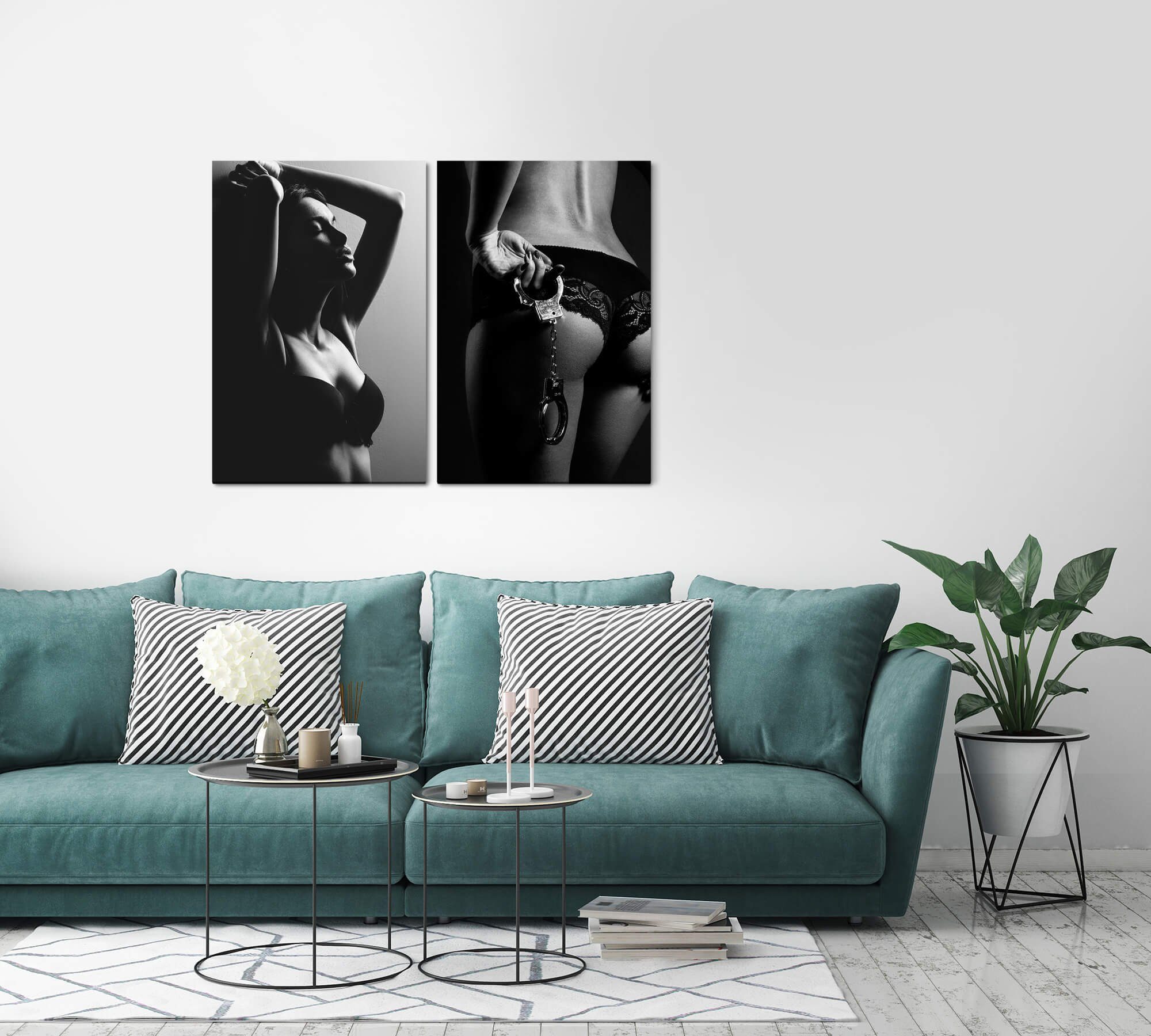 Sinus Art Leinwandbild 2 Bilder je 60x90cm Erotisch Aktfotografie Schwarz Weiß Dessous Handschellen Verführerisch Sexy