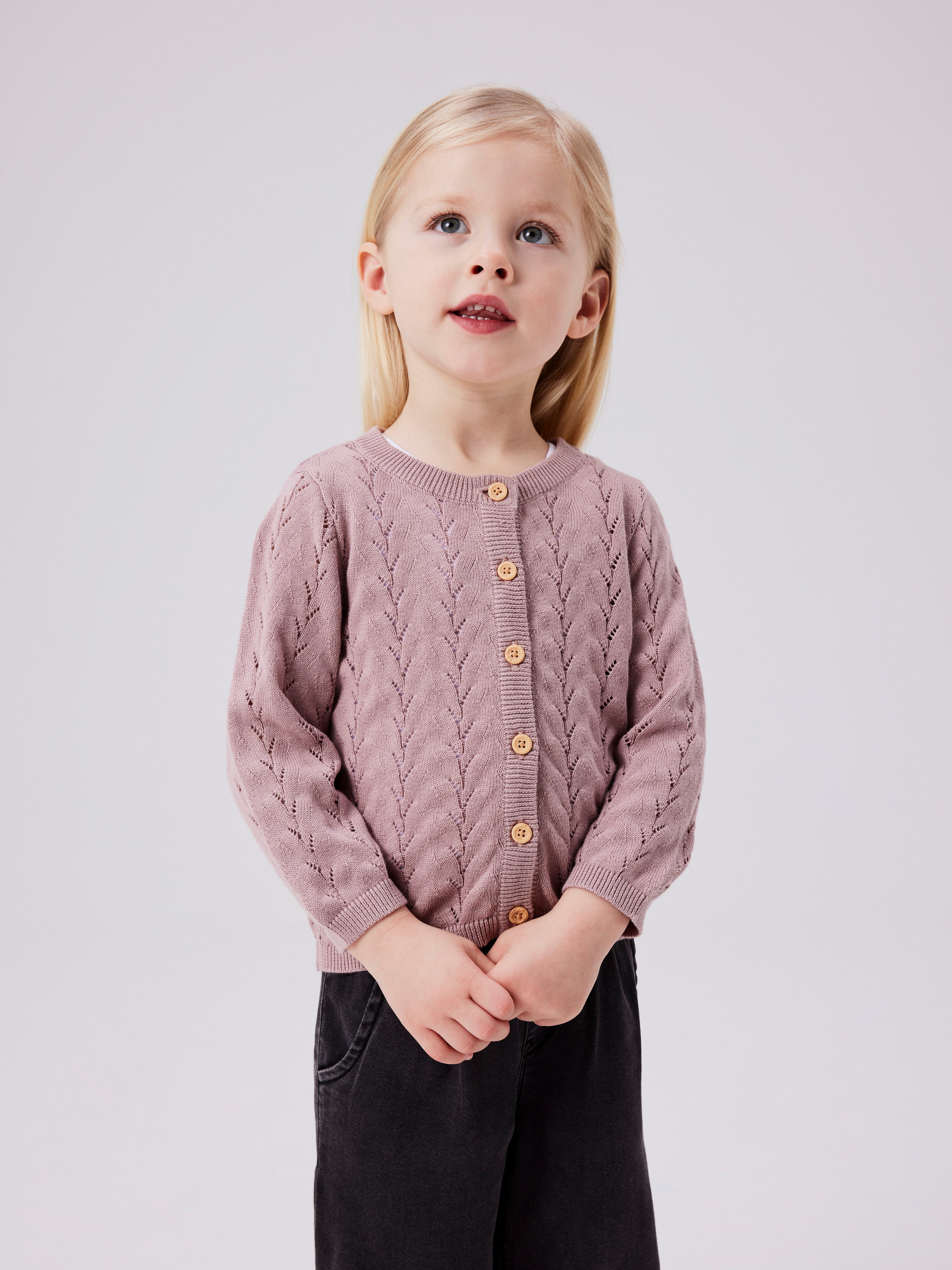 Name It Strickjacke NMFBANNI für Mädchen mit Ajour-Strick und Rippbündchen unifarben, casual, regular fit, Baumwolle, Rundhals