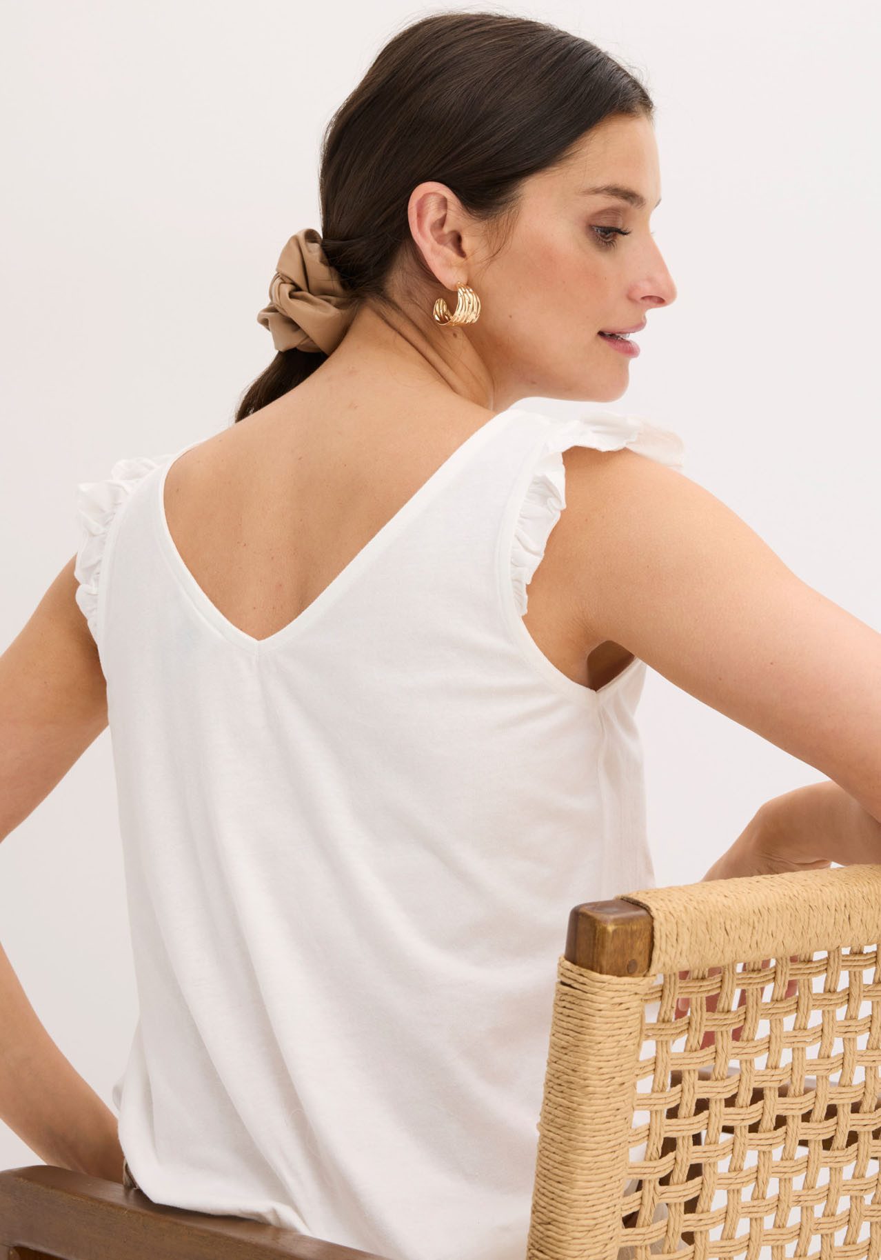 bonprix Shirttop lockerer loose fit, mit süßer Rüsche, aus Baumwolle – Bild 4 von 5