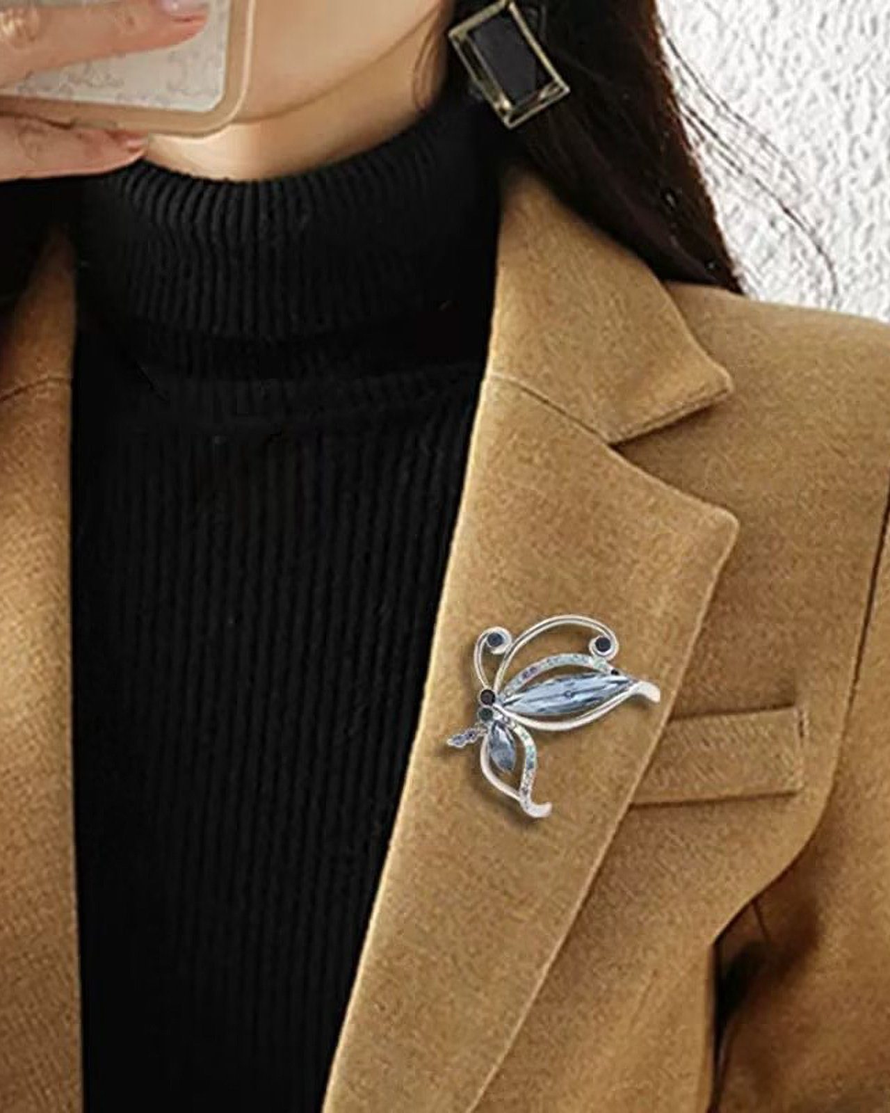 MayTree Brosche "Schmetterling", mit Strass-Steinen blau (Stück, 1-tlg), Metallbrosche in Form eines Schmetterlings aus blauen Glassteinen