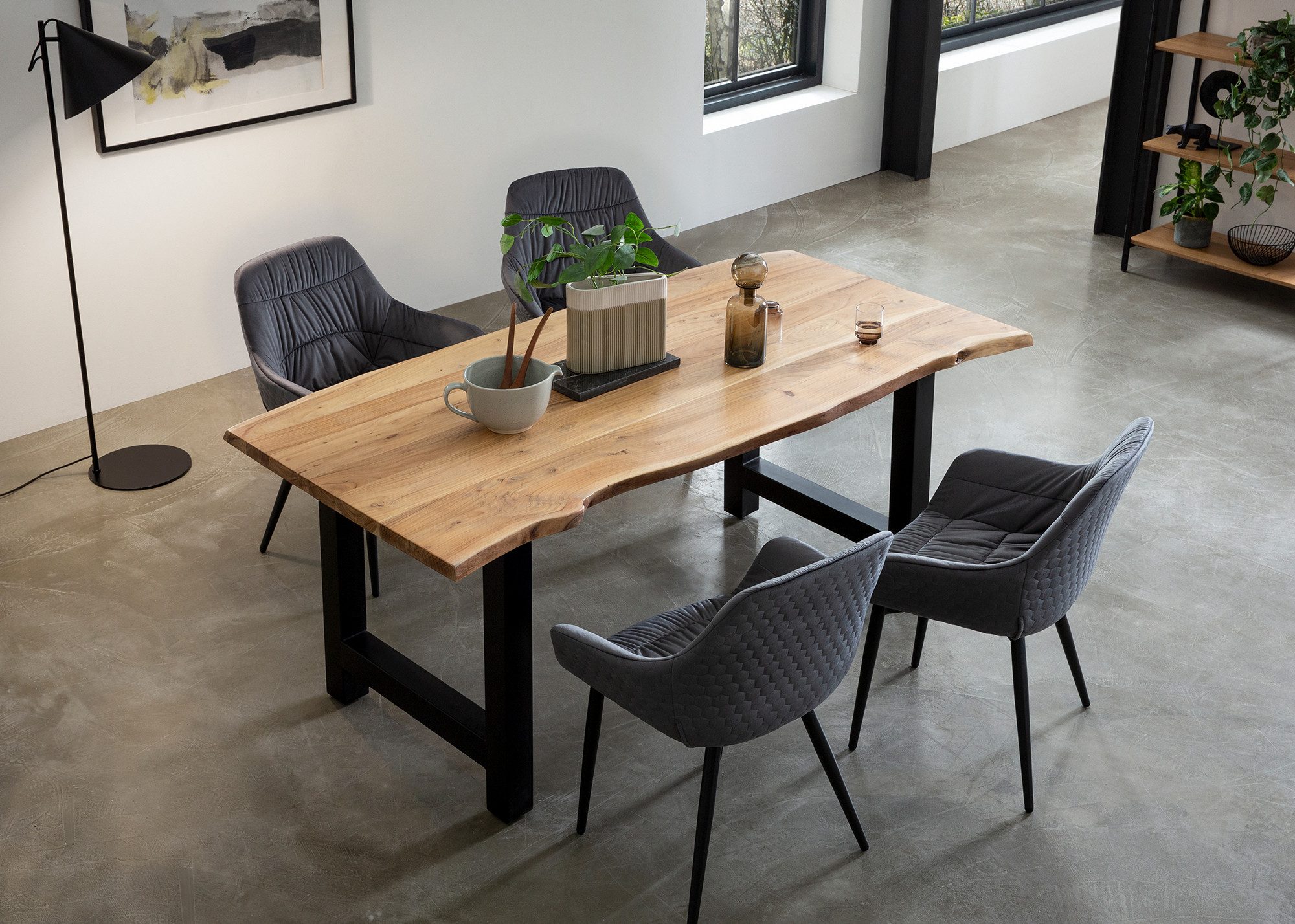 SalesFever Essgruppe Esszimmerausstattung aus Holz und Metall, (Set, 5-tlg), 5-teiliges Set aus doppelt gewachstem Massivholz