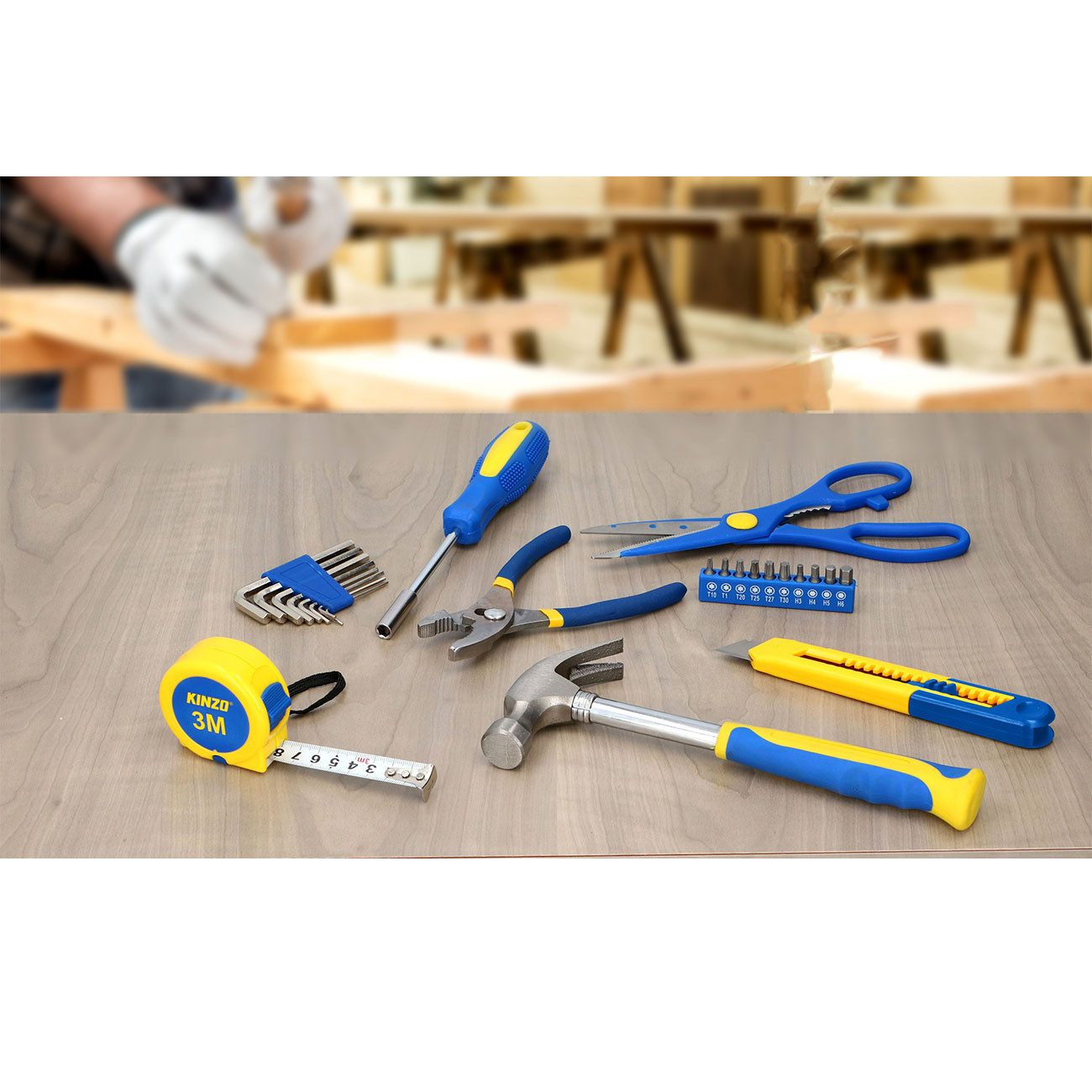 Kinzo Werkzeugkoffer 39-tlg Werkzeugkoffer universal, Zange, Bits & Schlüssel aus Stahl (39 tlg.-Set), 39-teiliges Werkzeug-Set im robusten Kunststoffkoffer für den Haushalt