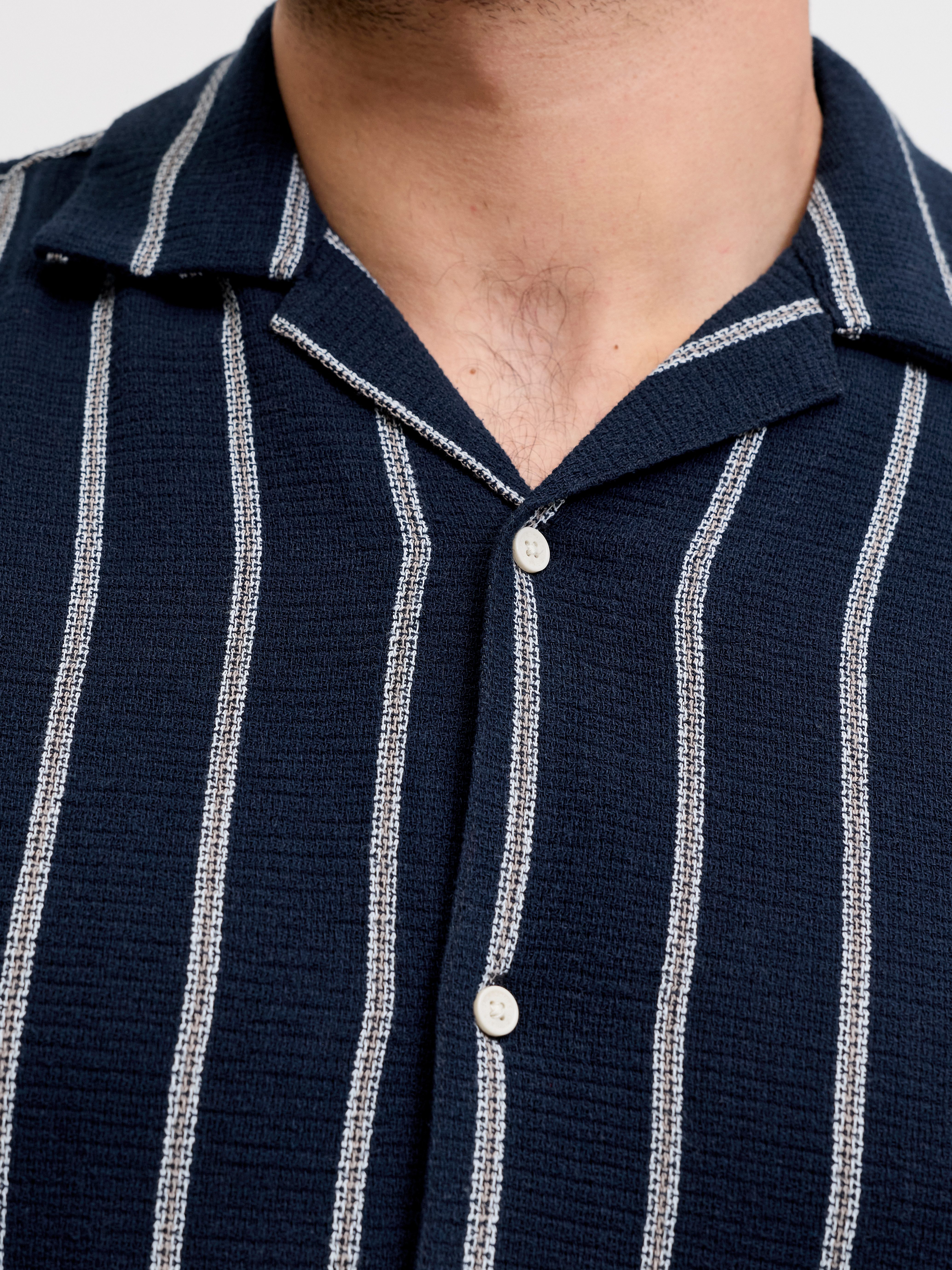 Jack & Jones PlusSize Kurzarmhemd JORCOBA STRIPE RESORT SHIRT SS SN PLS – Bild 3 von 5
