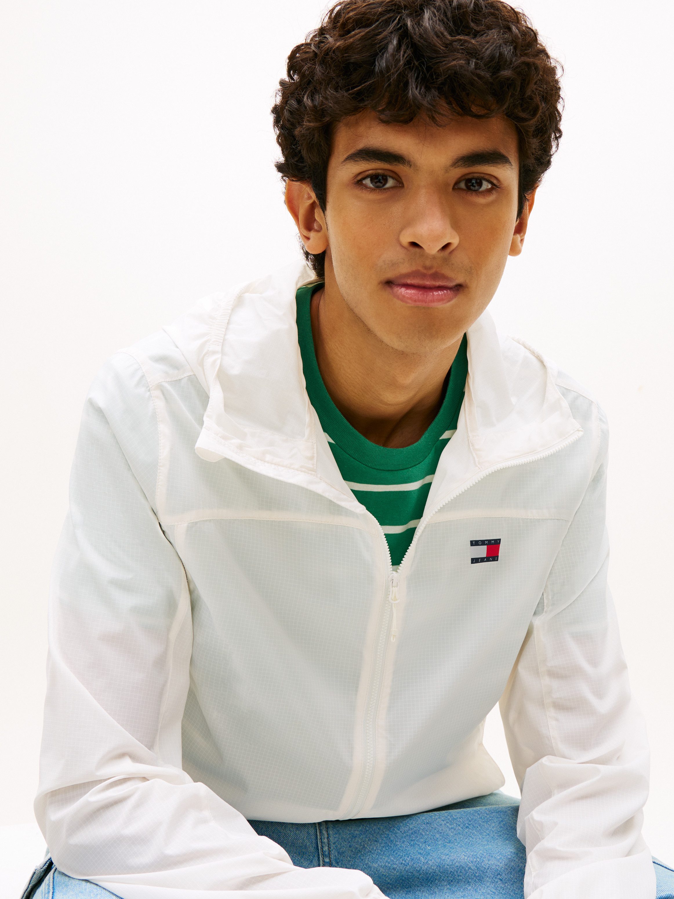 Tommy Jeans Outdoorjacke TJM OUTDOOR SHELL Windsheeter Windjacke Packable Fahrradjacke Regular fit mit Kapuze
