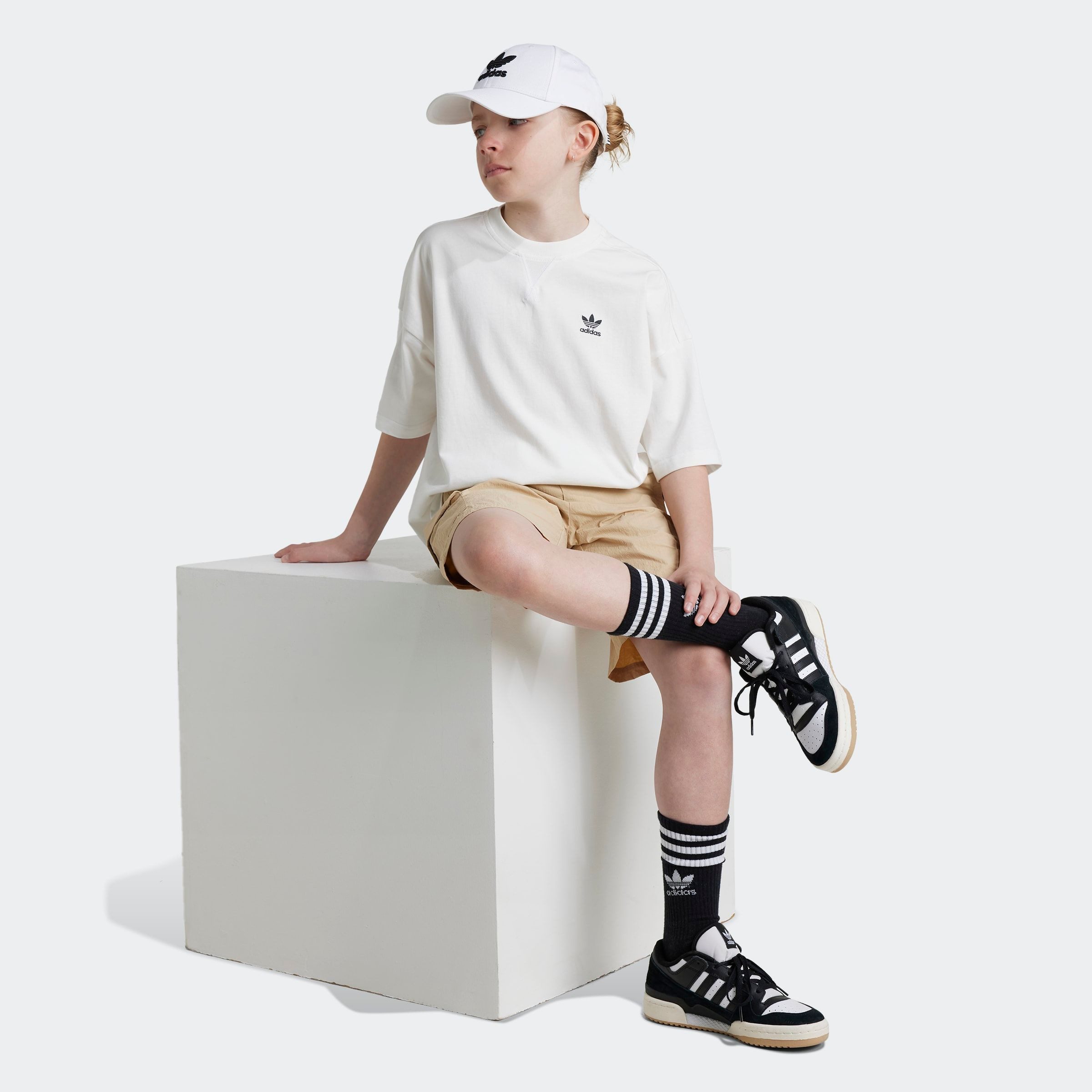adidas Originals T-Shirt TEE lockere Passform, für Kinder, mit aufgesticktem Trefoil Logo
