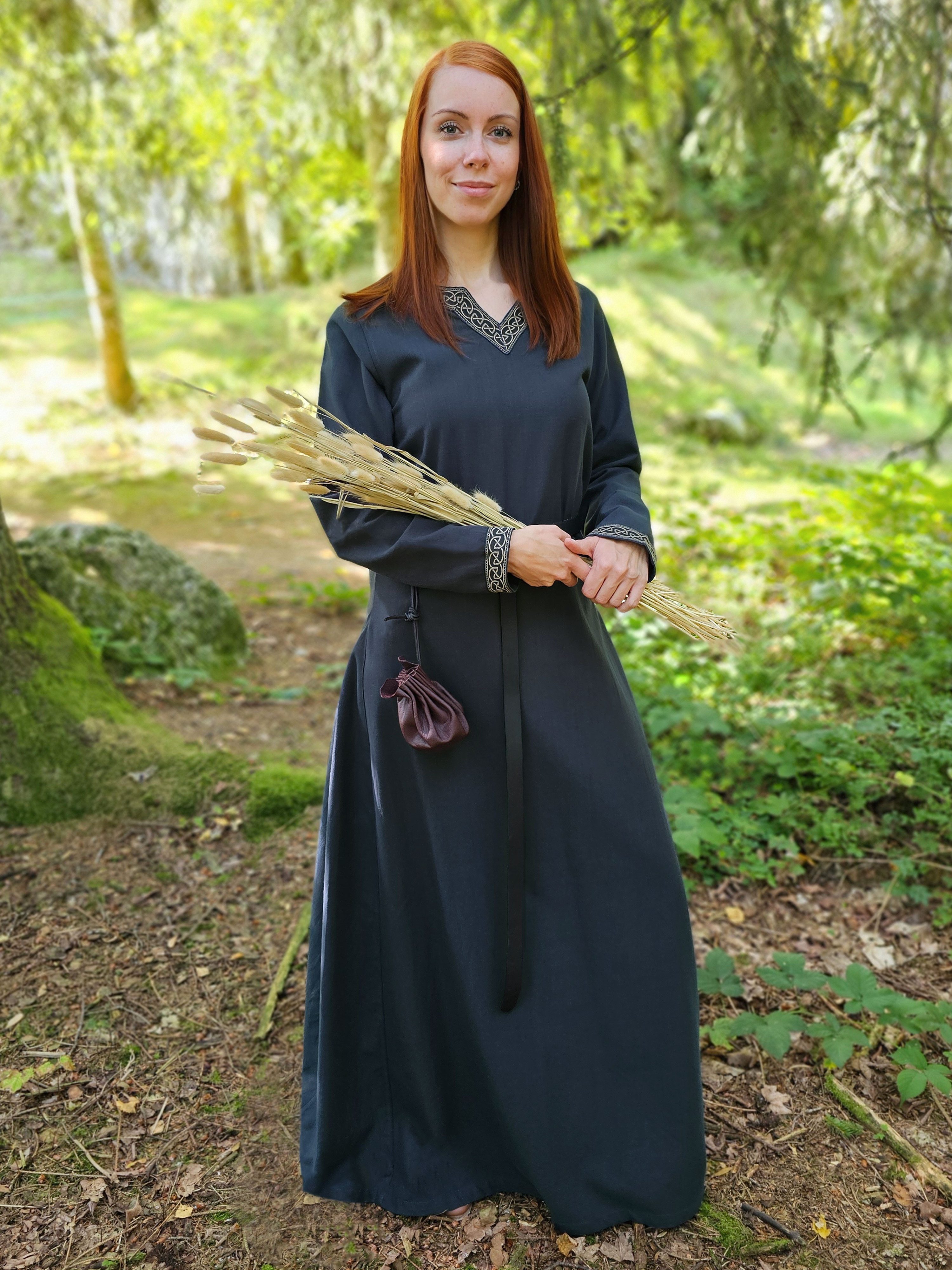 Vehi Mercatus Burgfräulein-Kostüm Mittelalter Kleid langarm Blau, mit Borte "Sigyn"