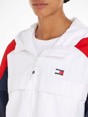 Tommy Jeans Windbreaker TJW CHICAGO CLBK WINDBREAKER in den typischen Tommy Farben