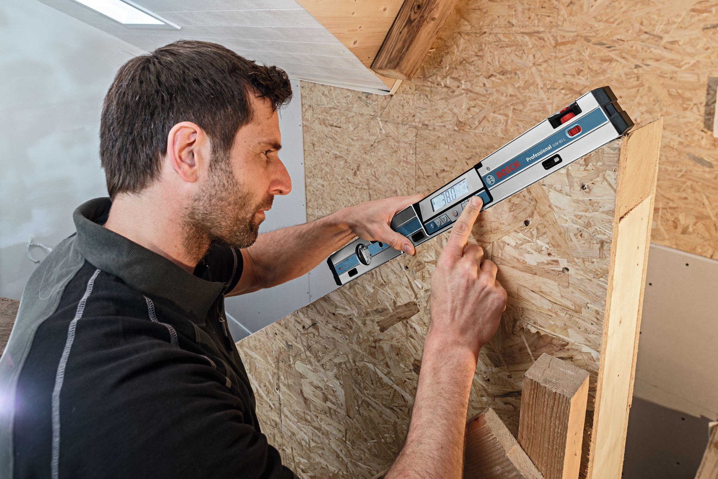 Bosch Professional Nivelliergerät GIM 60 L, Digitaler Neigungsmesser mit Schutztasche