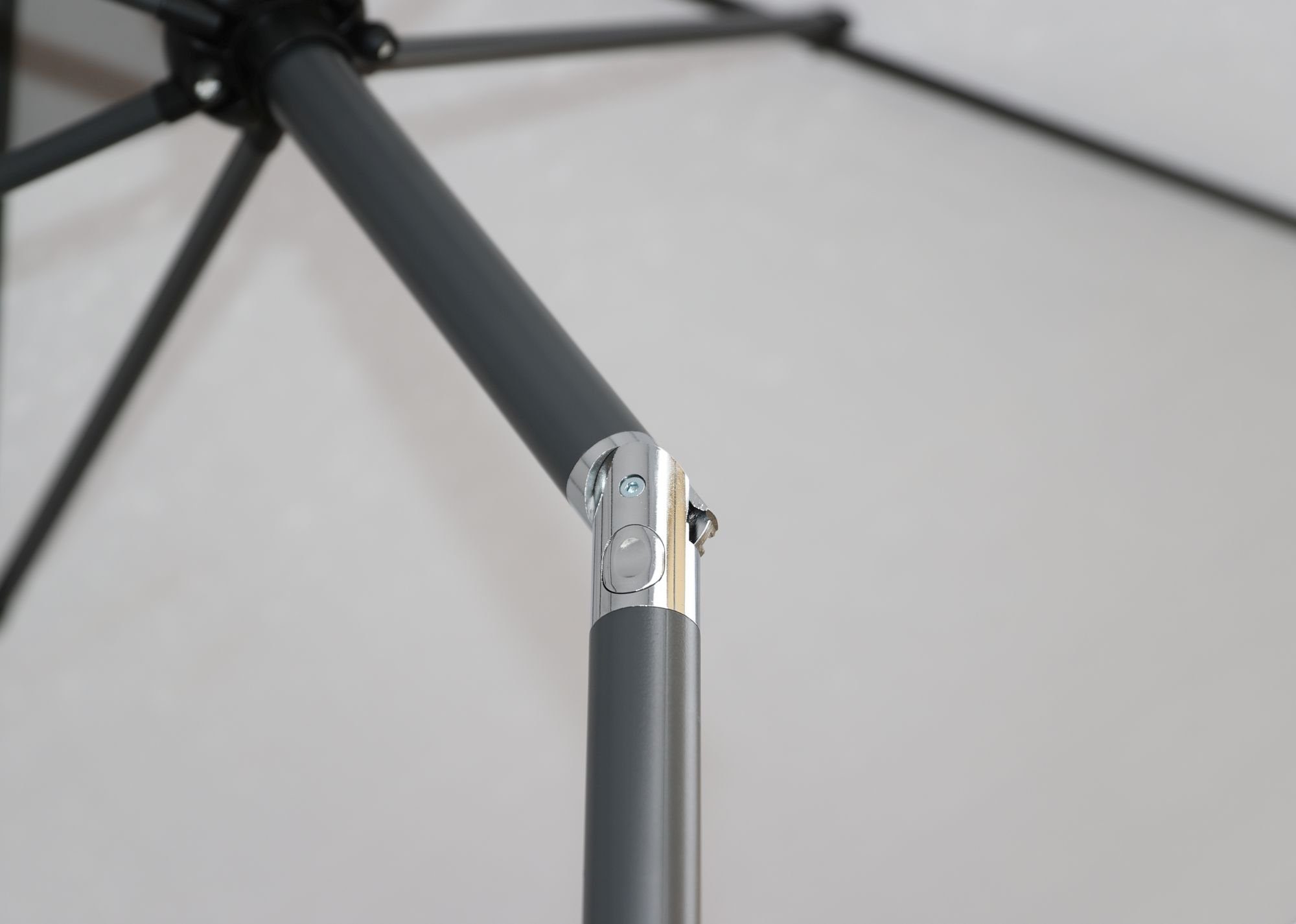 Pure Home & Garden Sonnenschirm Sunny 180 cm hellgrau Balkonschirm Kurbelschirm Gartenschirm, LxB: 180,00x180,00 cm, Sonnenschirm mit Kurbel, Sonnenschirm mit Kurbel, abknickbar / kippbar / knickbar / mit Kurbel