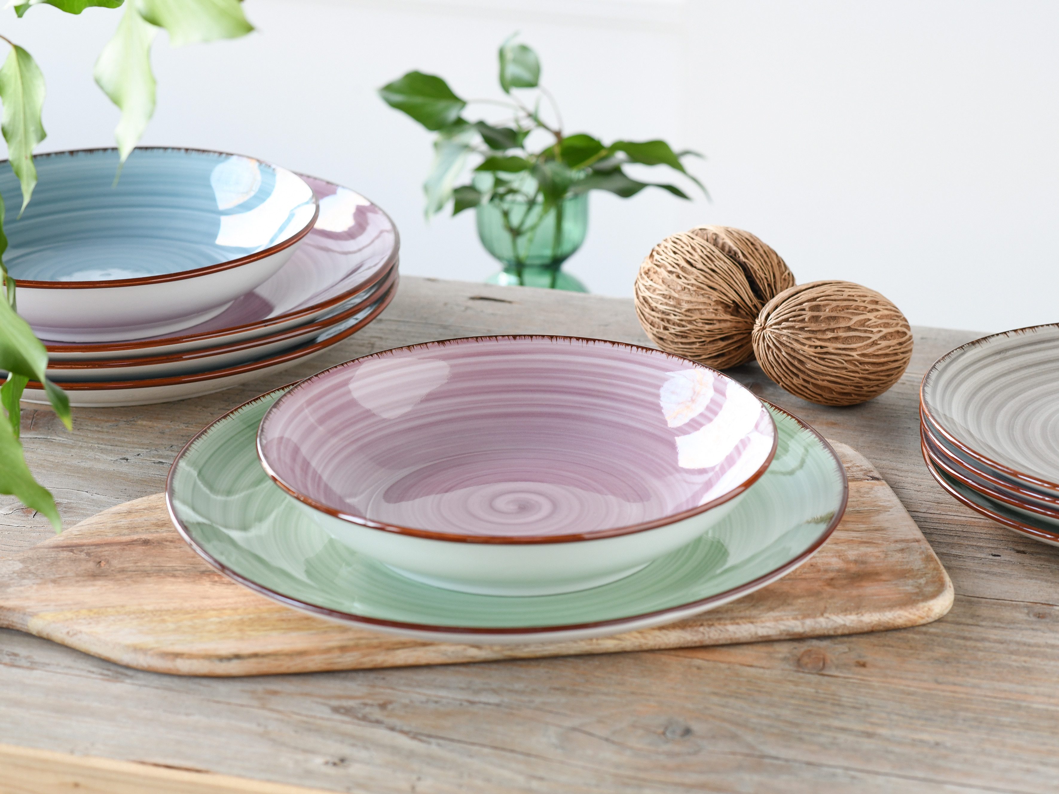 CreaTable Teller-Set Samba Bunt, Teller Set 12 tlg (12-tlg), 4 Personen, Porzellan, Handgemalter Spiraldekor