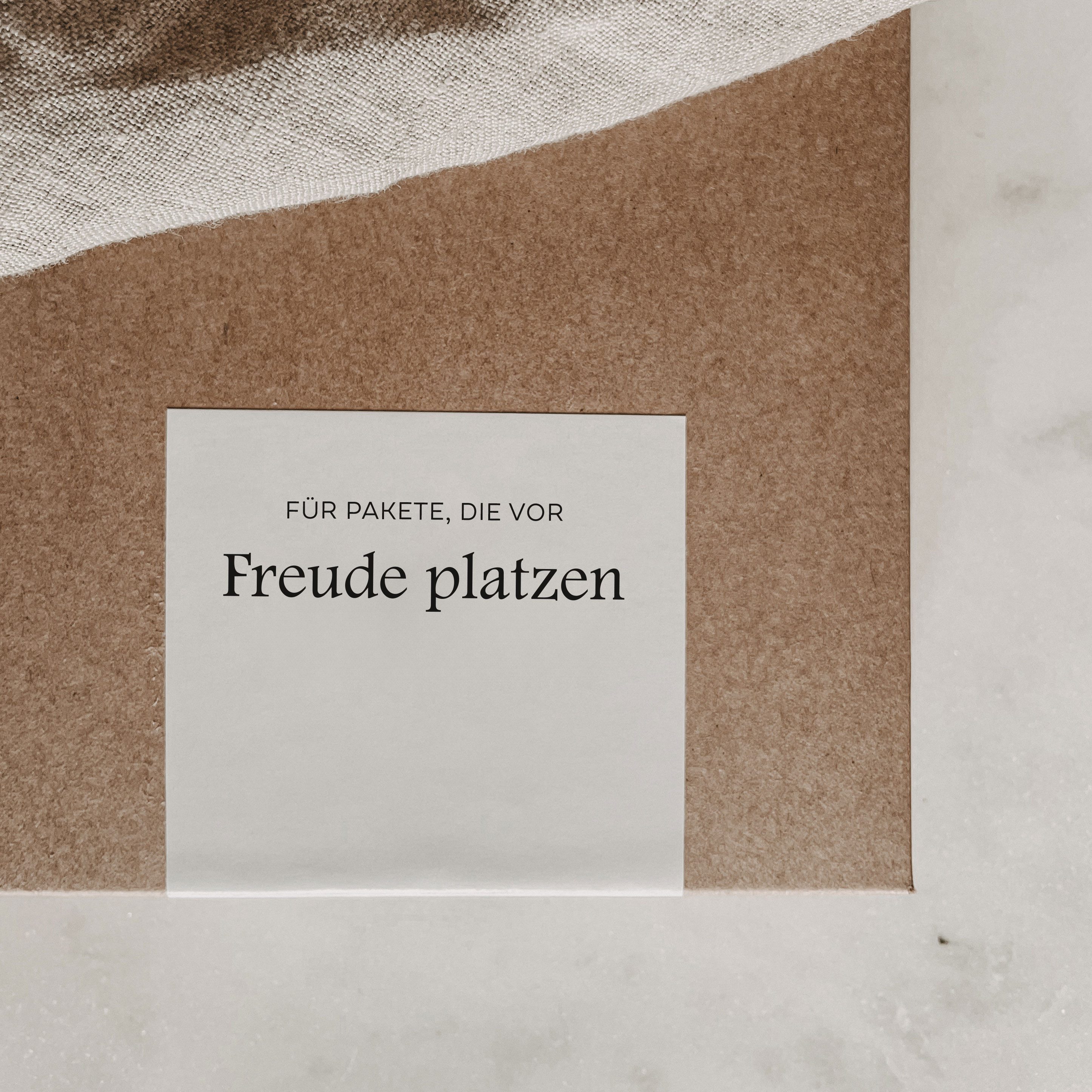 NORDEULE Aufkleber Für Pakete die vor Freude platzen, (10tlg), Verschlussetiketten für Geschenke Pakete Briefpost Verpackung