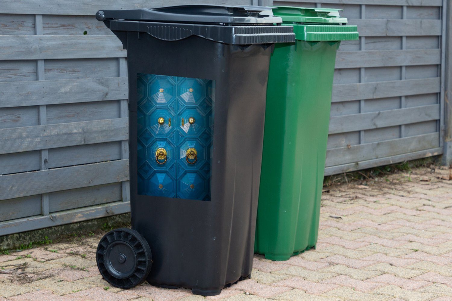 Tür mit Sticker, Mülleimer-aufkleber, Wandsticker Mülltonne, Abfalbehälter MuchoWow Goldverzierung (1 St), Blaue Container,
