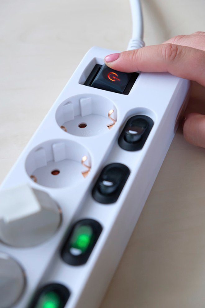 Brennenstuhl Steckdosenleiste, 6-fach Steckerleiste, weiß, einzeln schaltbar
