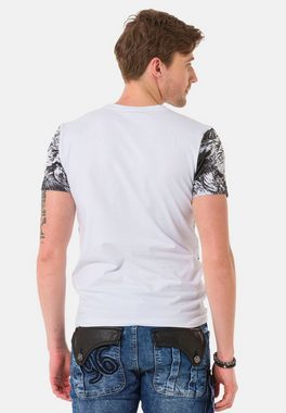 Cipo & Baxx T-Shirt mit markantem Frontprint