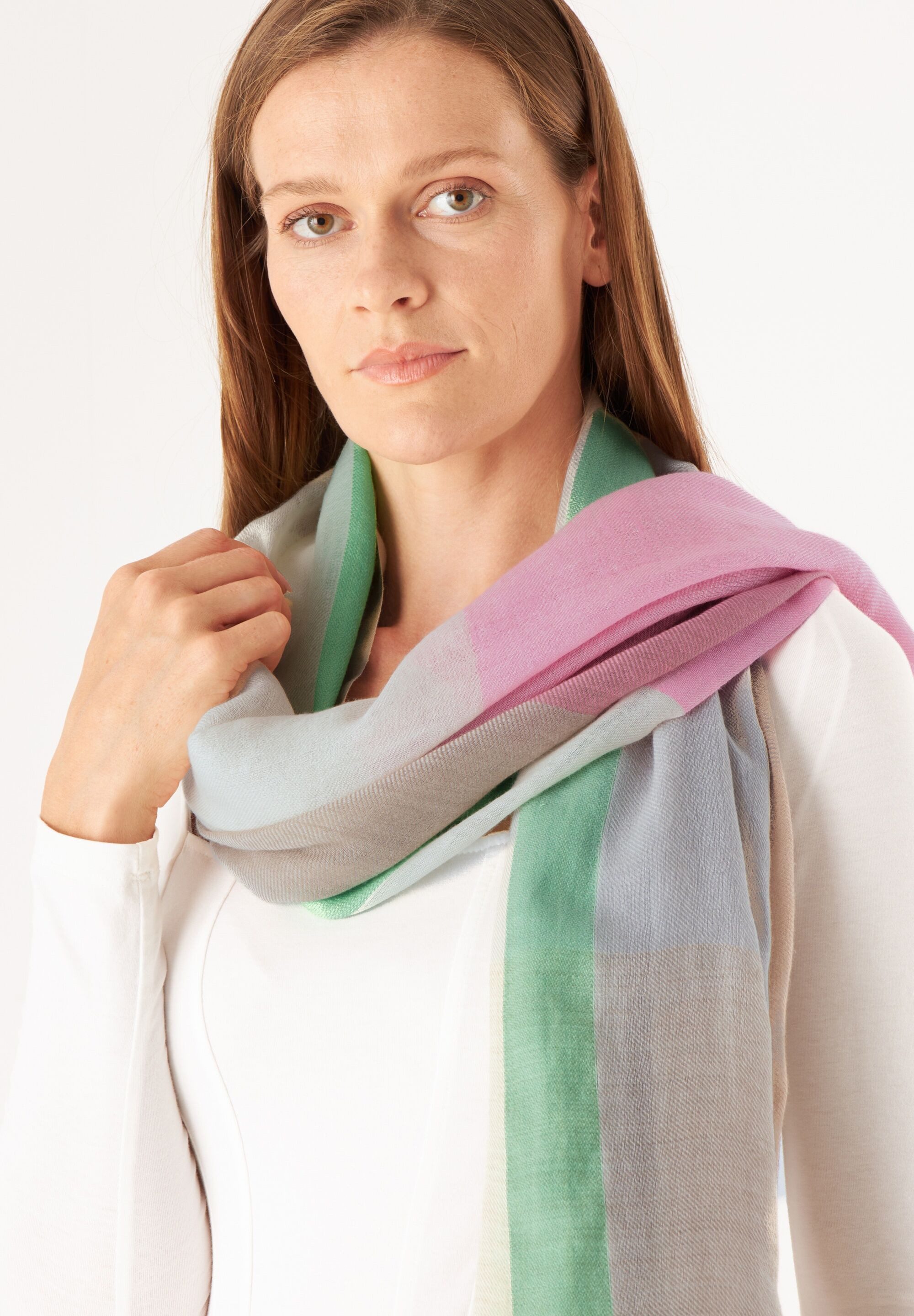 Codello Modeschal, (1-St), im Colour Blocking Design