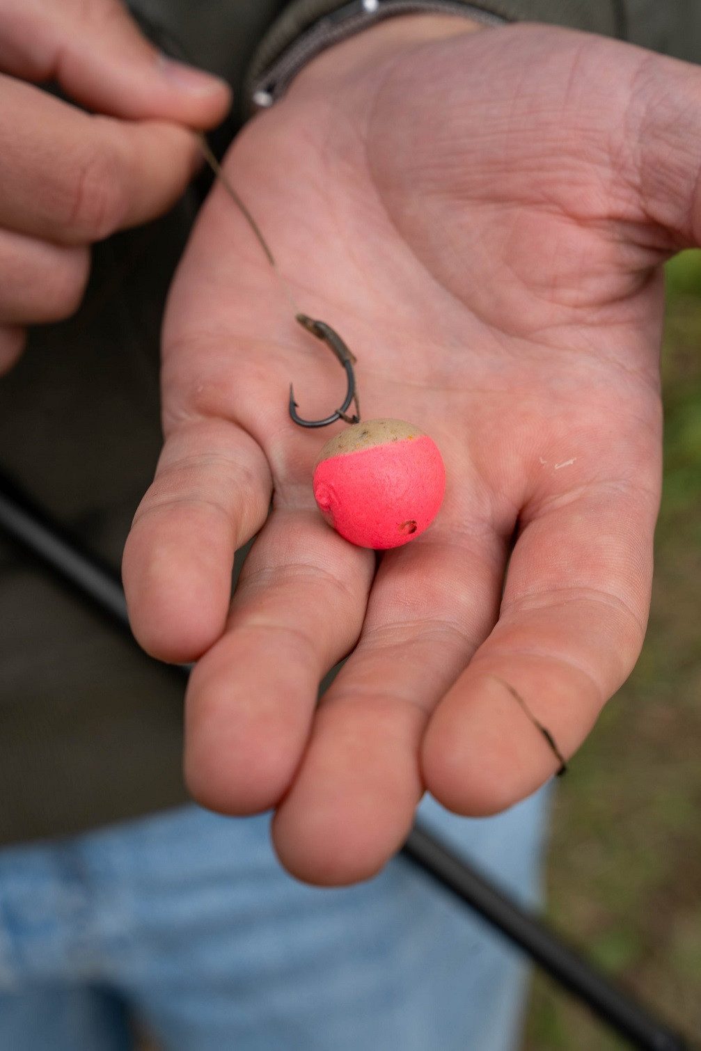 P.R. Baits Kunstköder Two-Light Hookbaits Saure Biene 16 20 24mm Boilie Karpfenangeln, Extra für schwierige Situationen am Wasser produziert