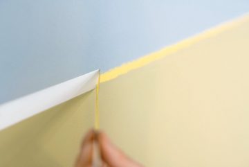 tesa Kreppband PROFESSIONAL Malerband (Packung, 1-St) Abklebeband / Malerband für sauberes Abkleben bei Malerarbeiten - gelb