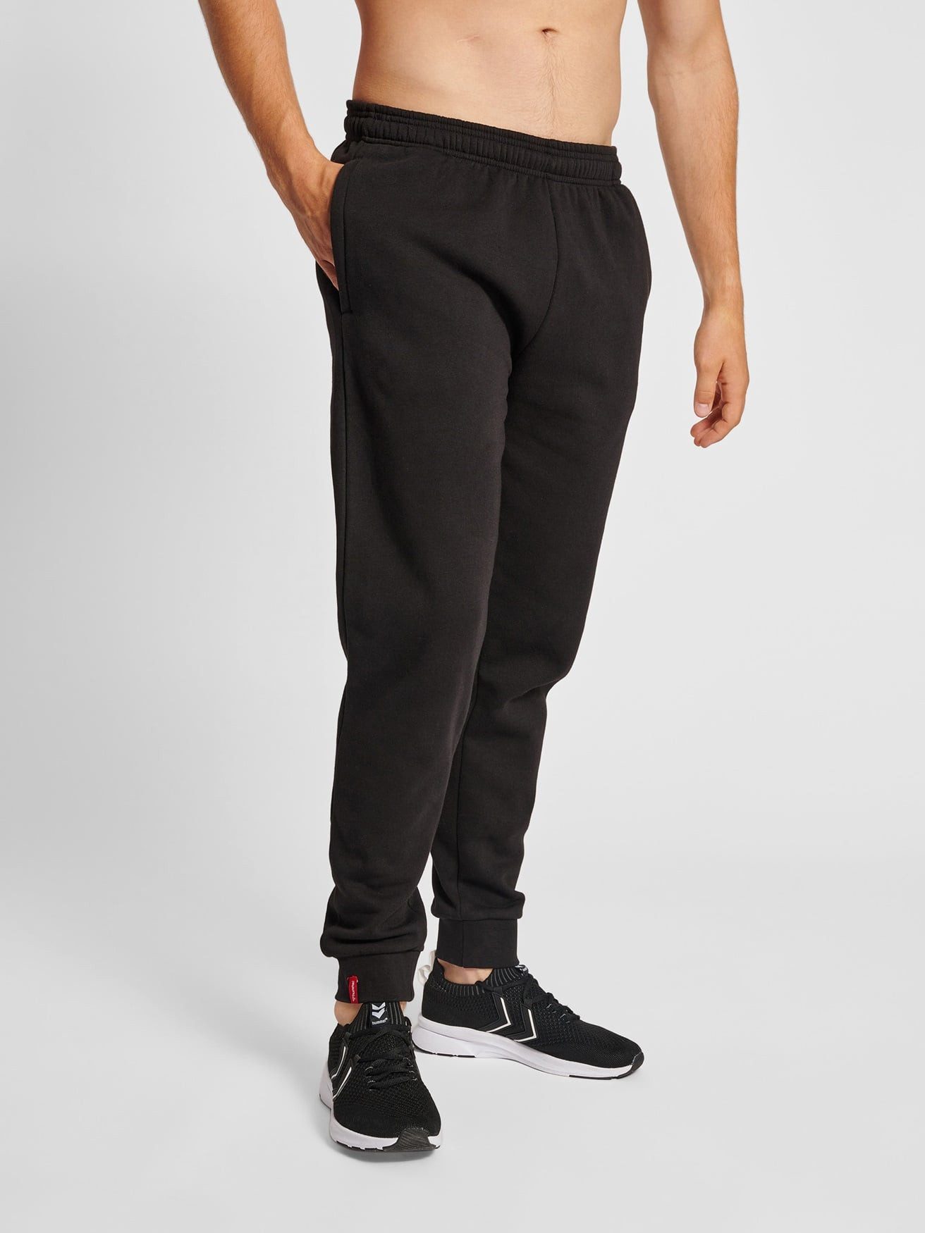hummel Sweatpants Freizeithose hmlRED Basic (Baumwolle) schwarz Herren