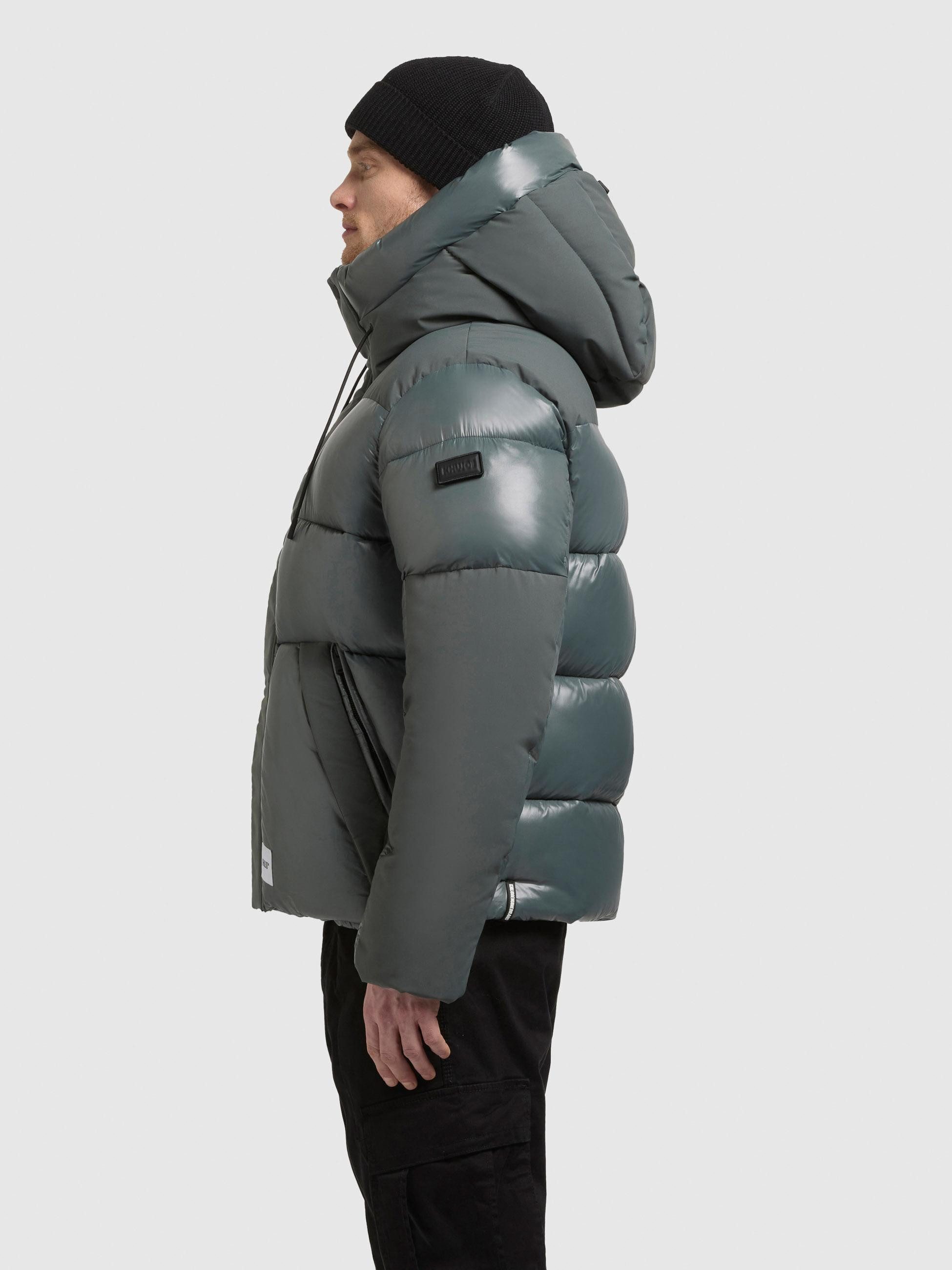 khujo Steppjacke Alst Schimmernde Herren Jacke mit innenliegenden Rucksack- günstig online kaufen