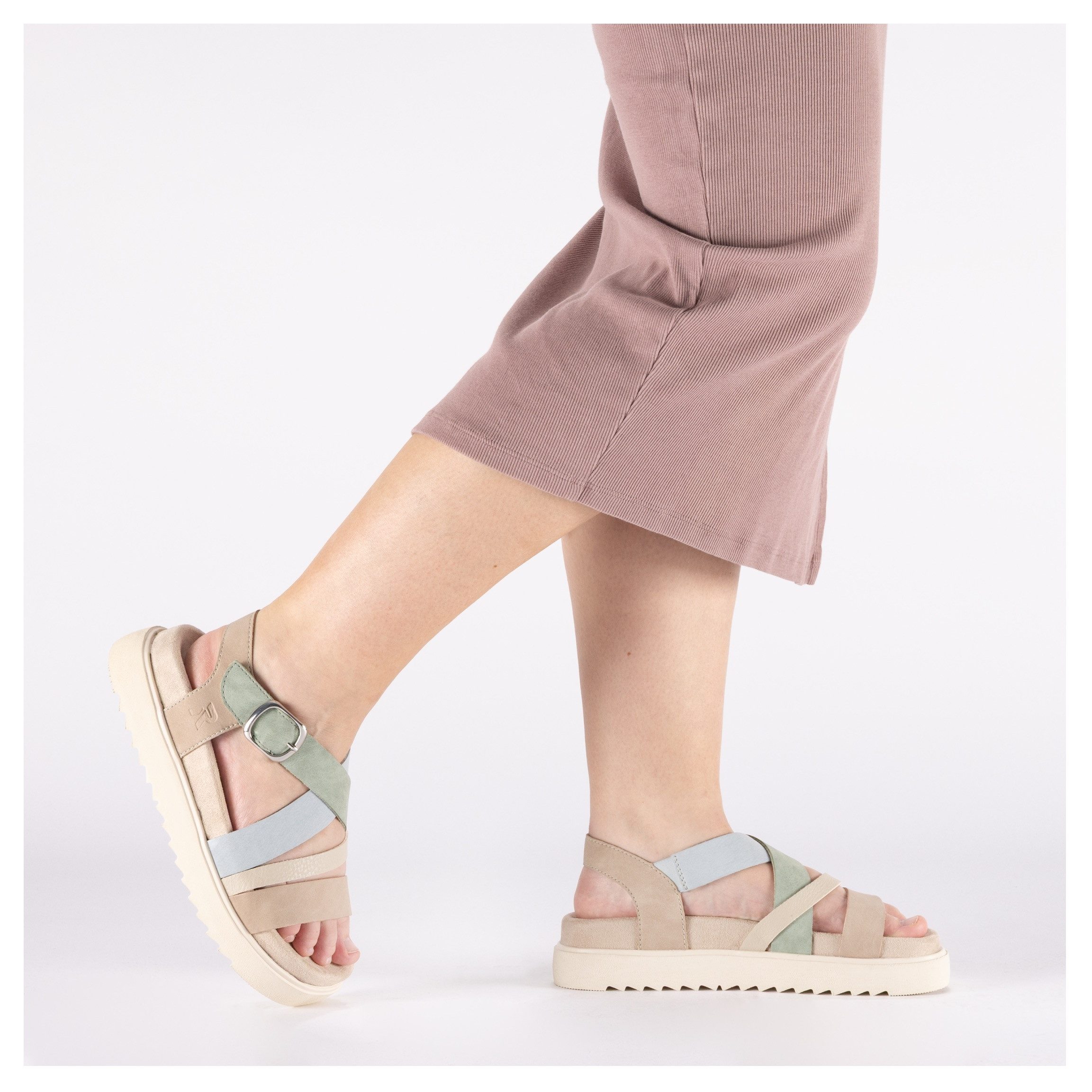 Rieker Plateausandale Sandalette, Urlaubsschuh, Sommerschuh mit Klett-Riemchen