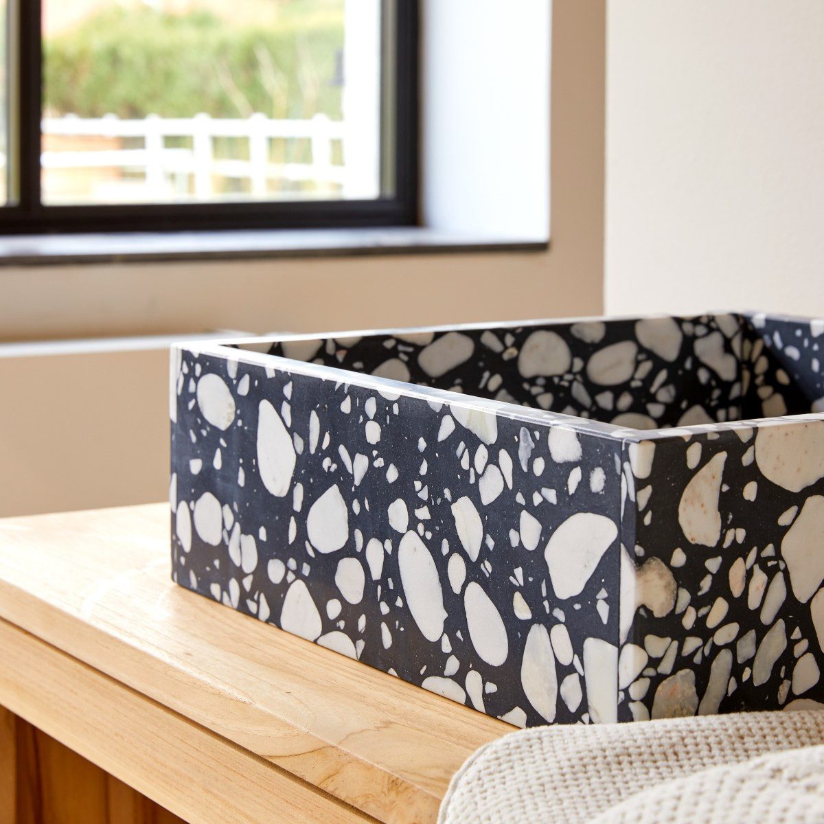 Tikamoon Waschbecken Extravagantes Waschbecken Premium-Terrazzo Unik