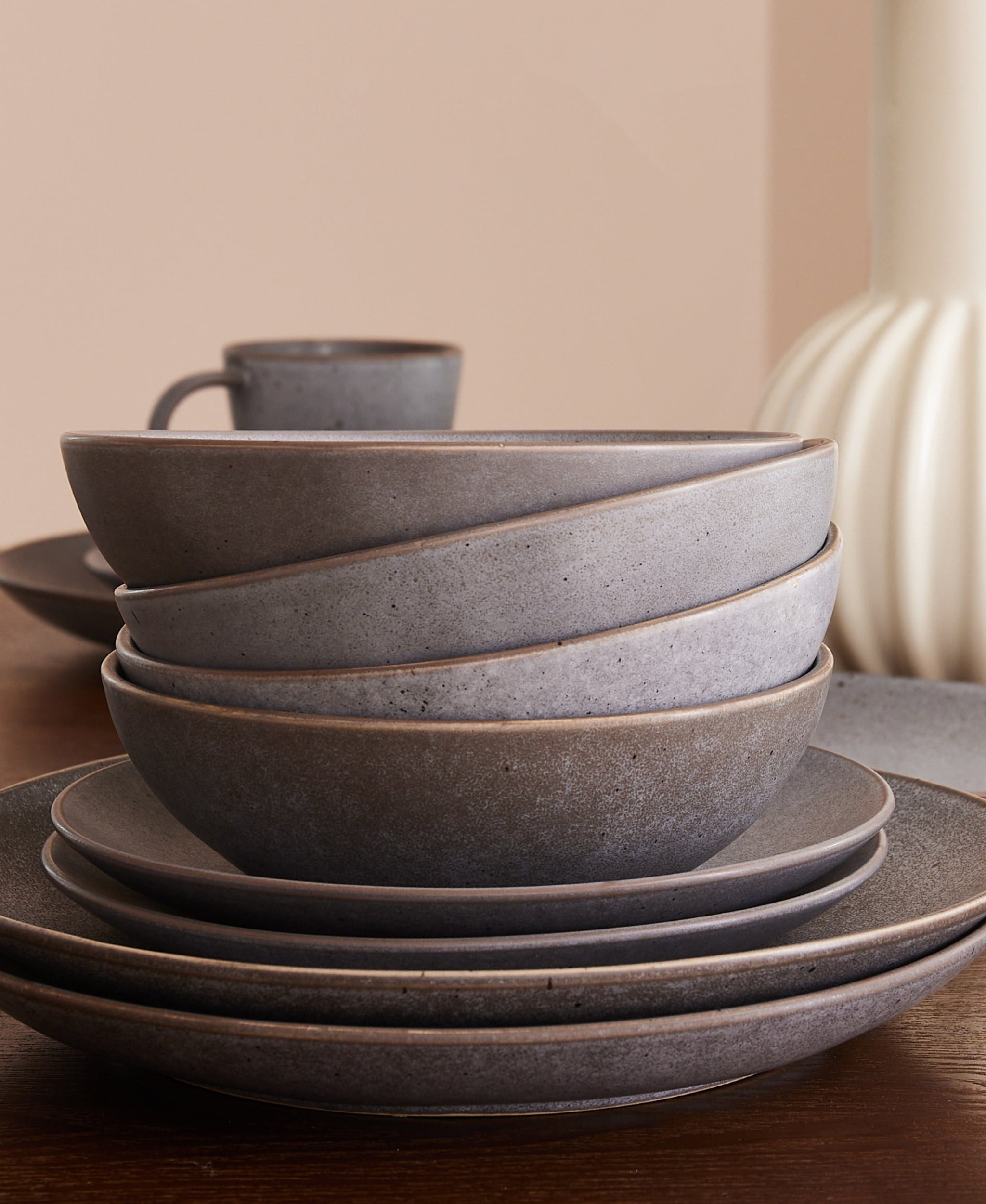 GLAMIRA Geschirr-Set Mattgraues Geschirr mit reaktiver Glasur (19-tlg), 6 Personen, Stoneware, Reaktive Glasur