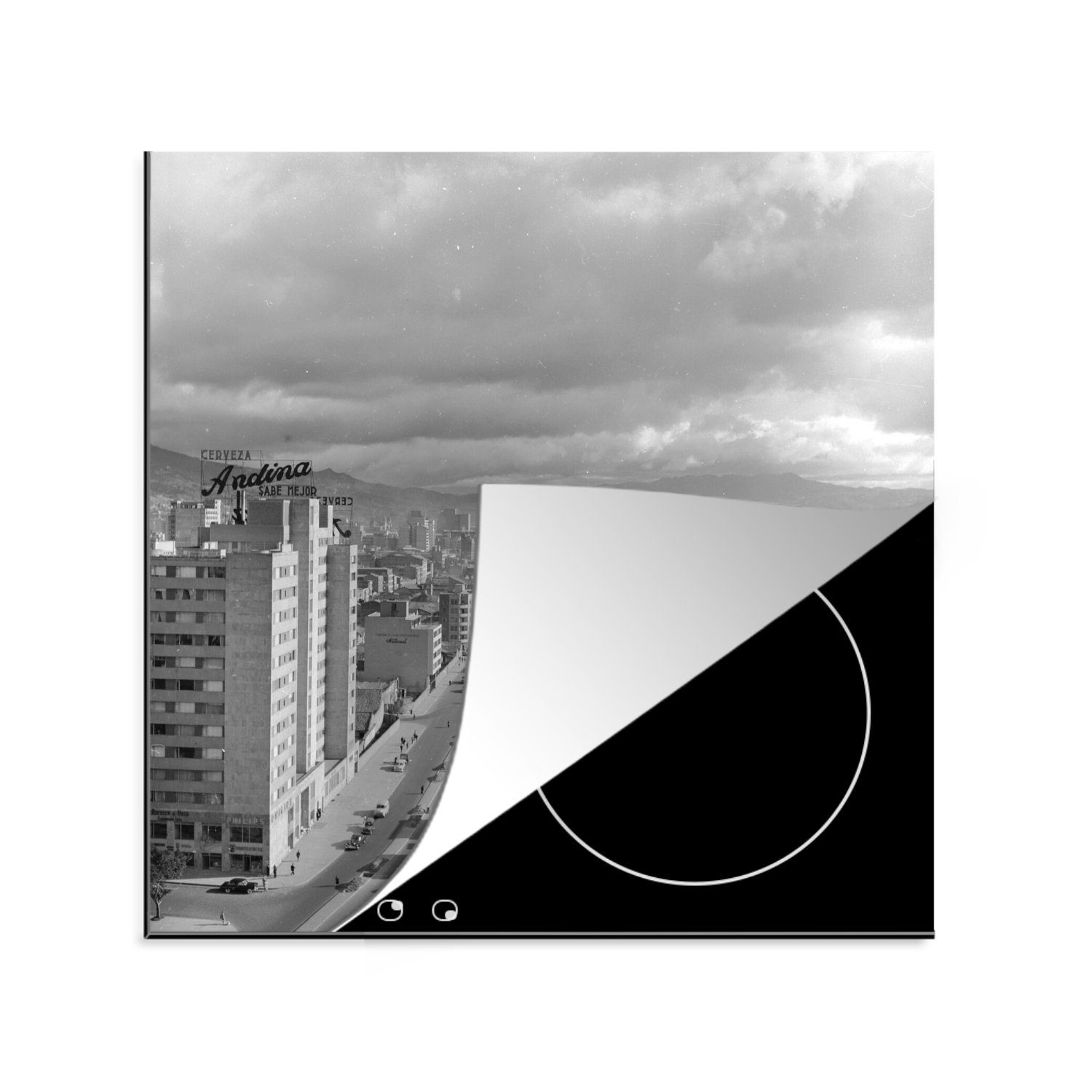 MuchoWow Herdblende-/Abdeckplatte Schwarz-Weiß-Foto von Bogota, Kolumbien, Vinyl, (1 tlg), 78x78 cm, Ceranfeldabdeckung, Arbeitsplatte für küche