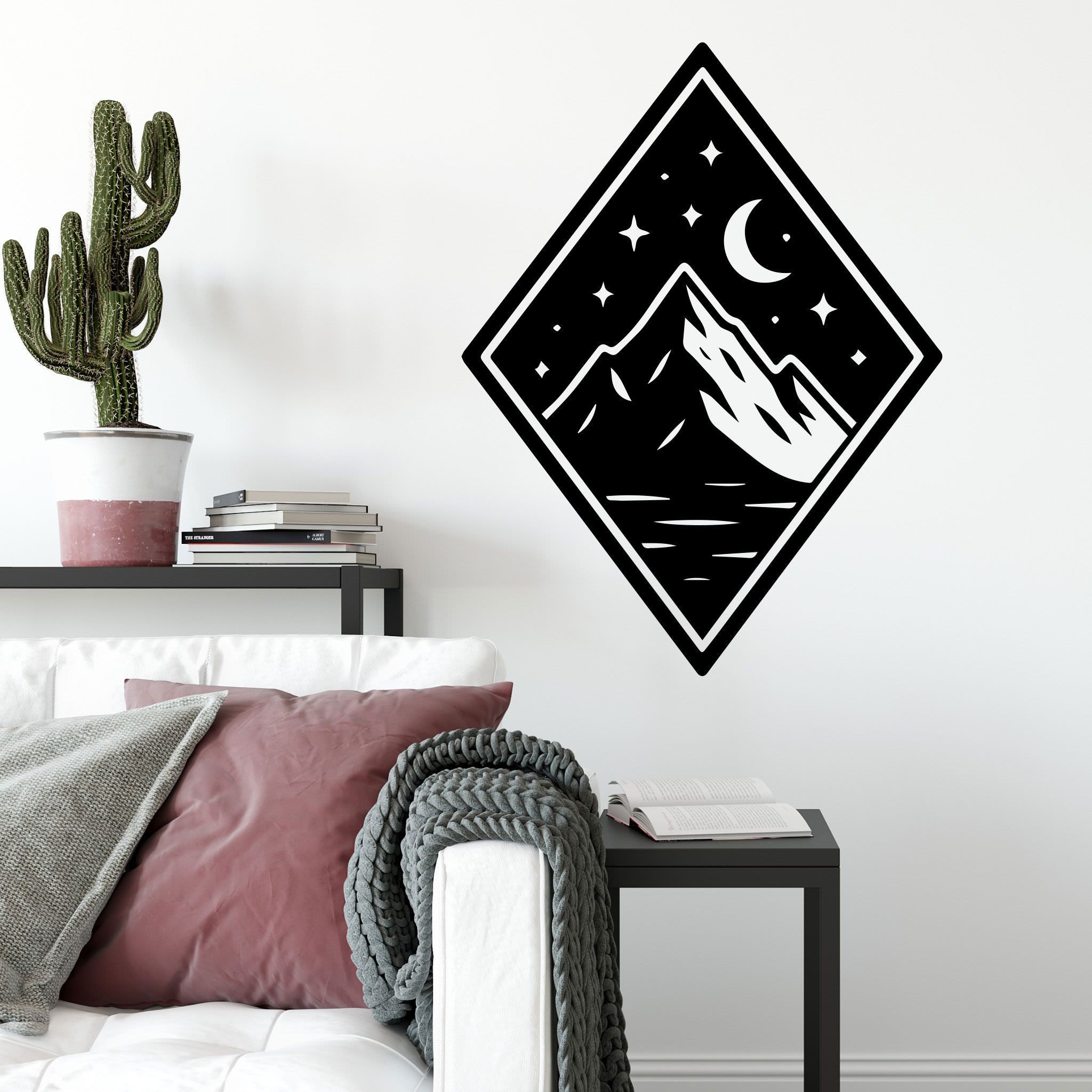 Sunnywall Wandtattoo Berglandschaft mit Sternenhimmel – Rautendesign in Schwarz, selbstklebend, konturgeschnitten, rückstandslos entfernbar