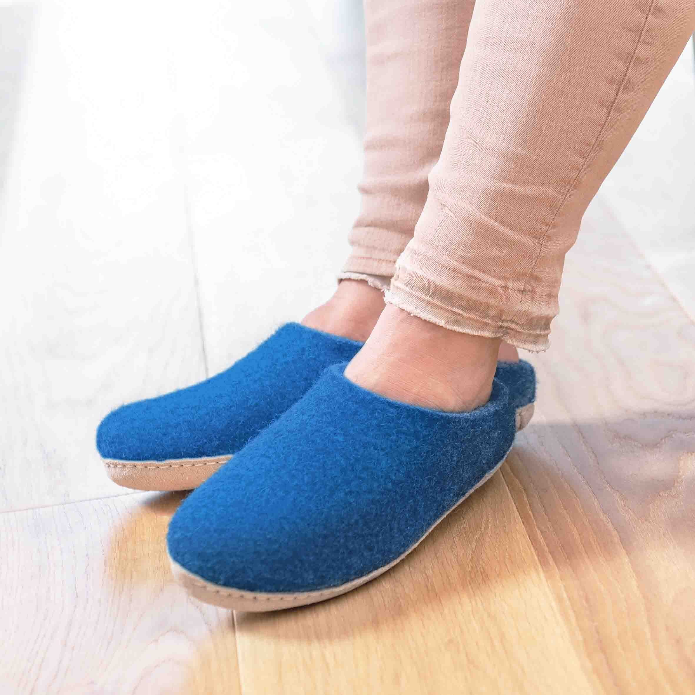 bequemer) Pantoffel Damen Filz Hausschuh naturling Blau (mit Ledersohle