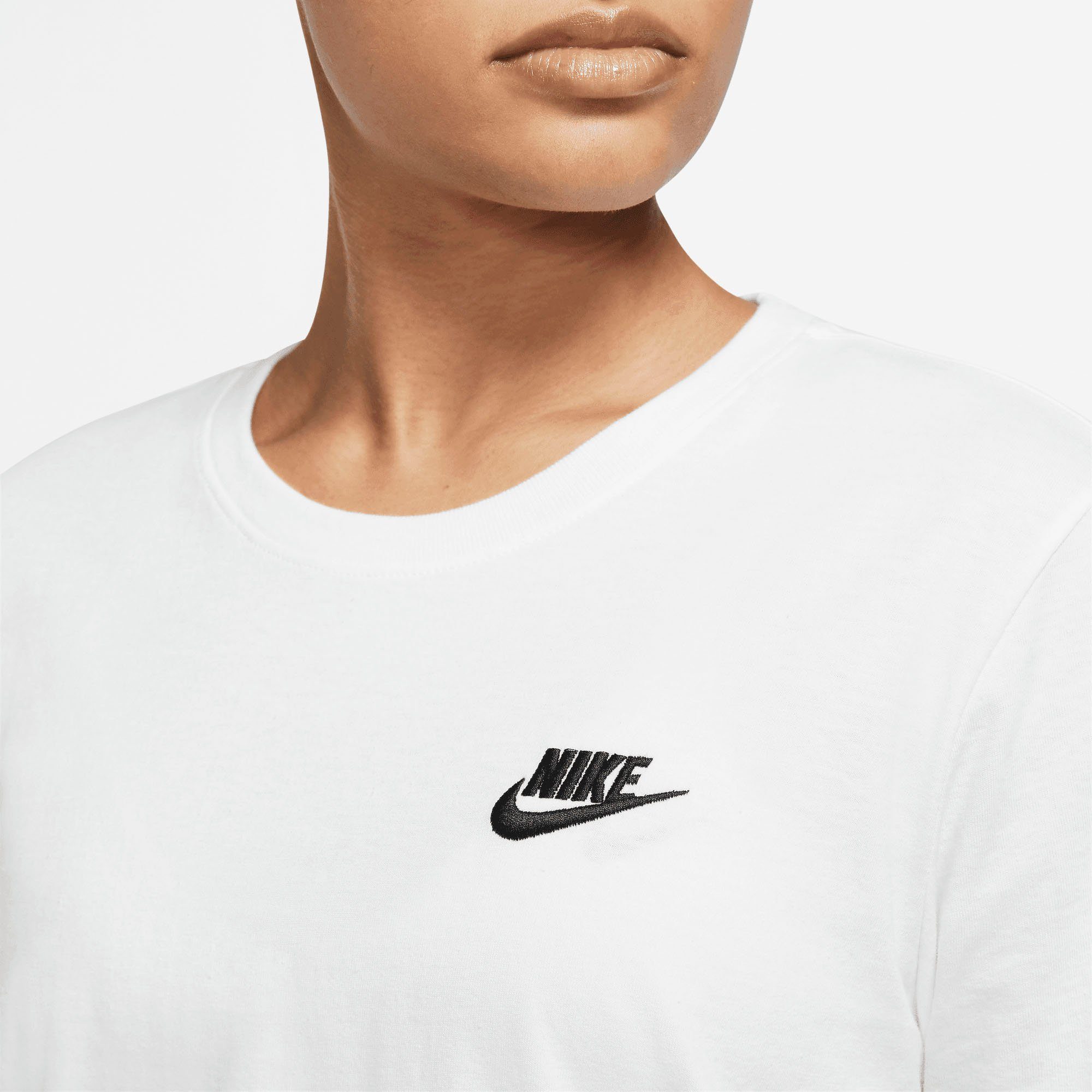 Nike Sportswear T-Shirt W NSW CLUB SS TEE etwas weiterer Schnitt, kürzere Länge, mit leicht abgerundetem Saum