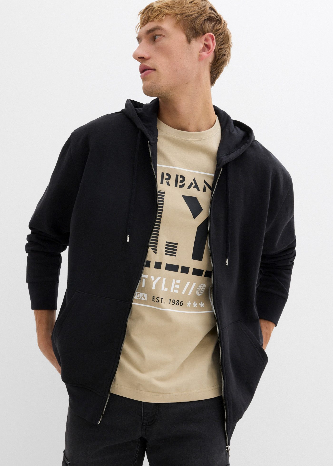 bonprix Kapuzensweatjacke lockere Passform, aus Baumwolle und Polyester, im Basic-Stil