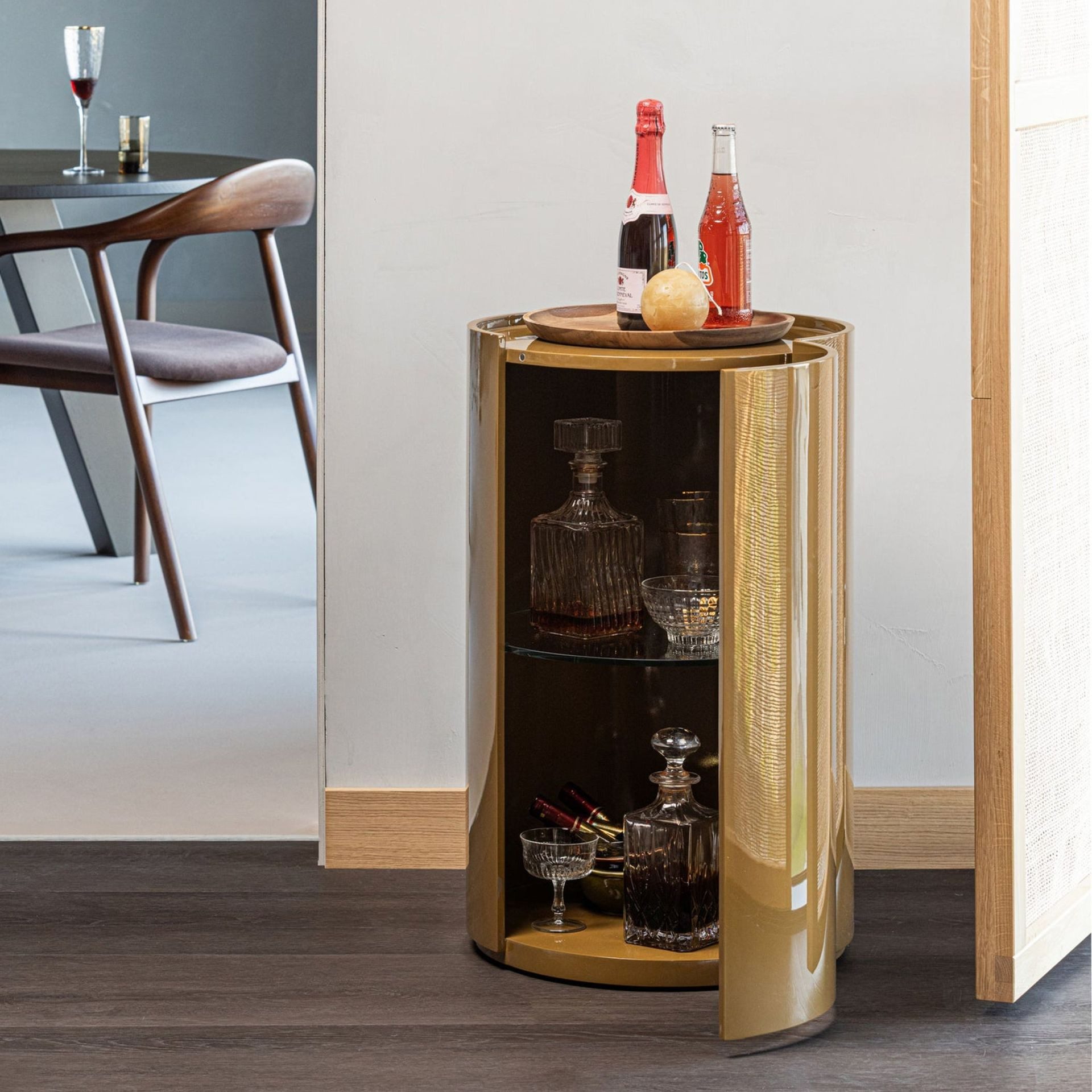 WOOOD Kommode Retro Schrank Hausbar Sera Rund in Hochglanz-Finish
