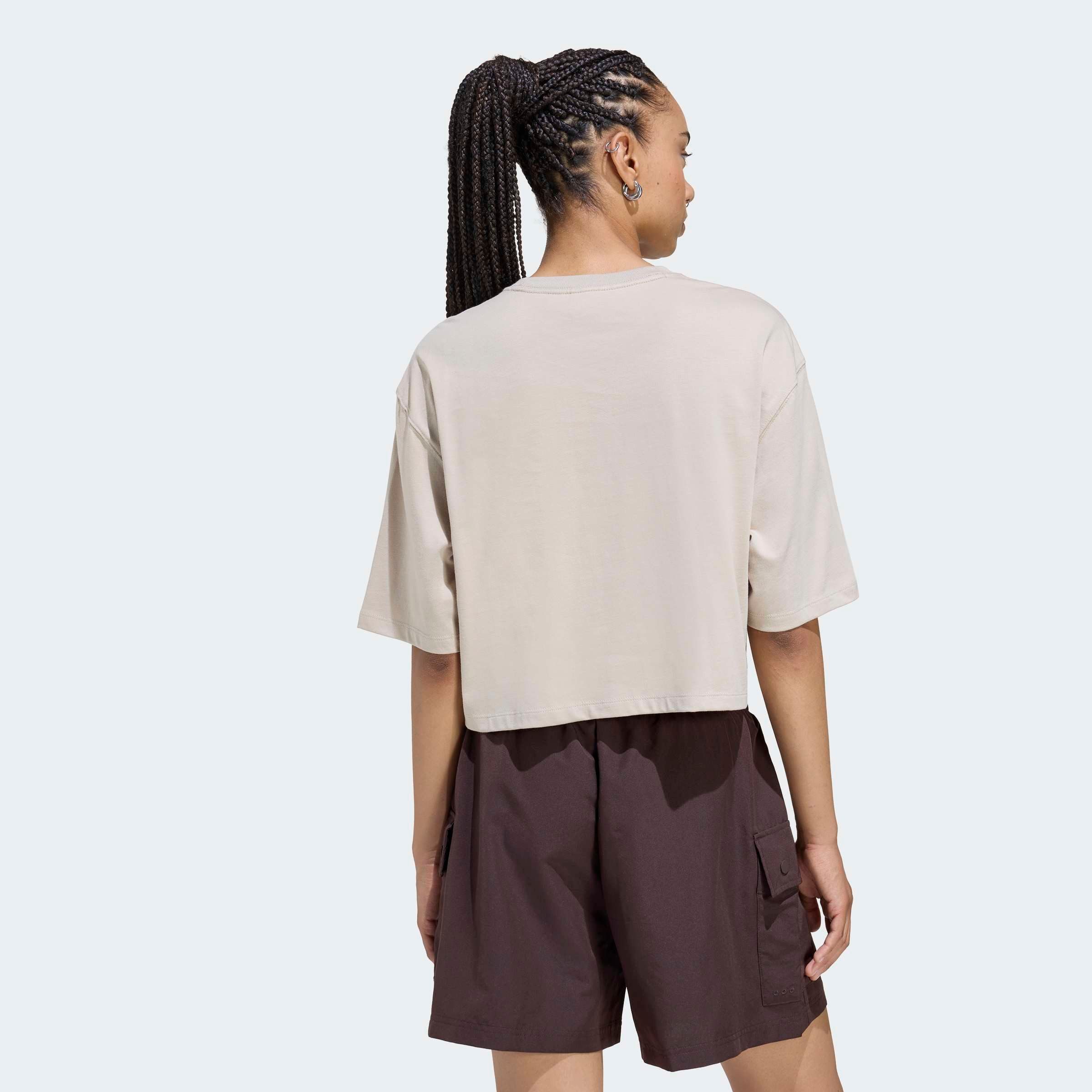 adidas Originals T-Shirt ESSENTIALS CROP mit Rundhalsausschnitt, ohne Verschluss, in normaler Länge