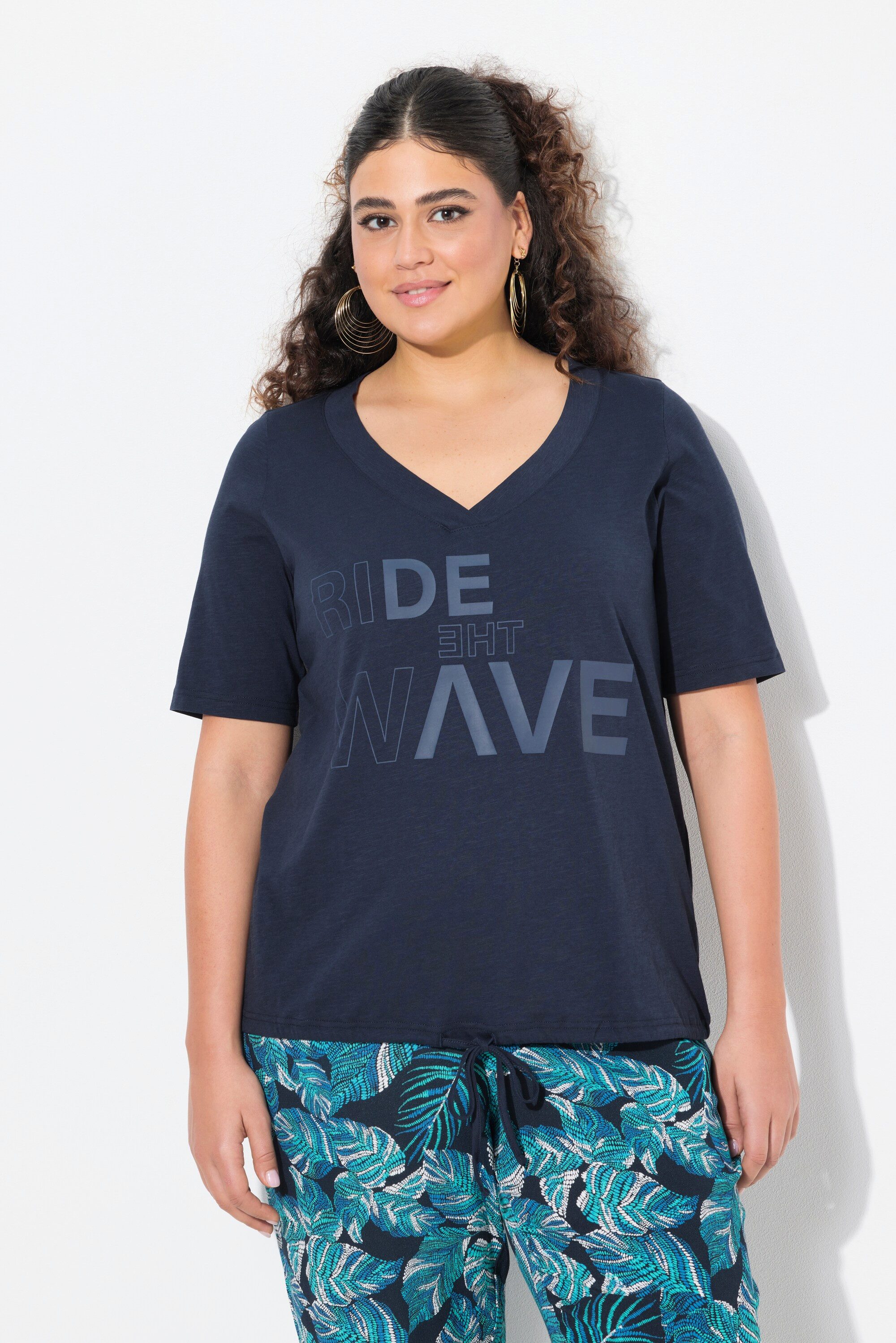 Ulla Popken T-Shirt T-Shirt Schriftdruck Saumband V-Ausschnitt Halbarm günstig online kaufen