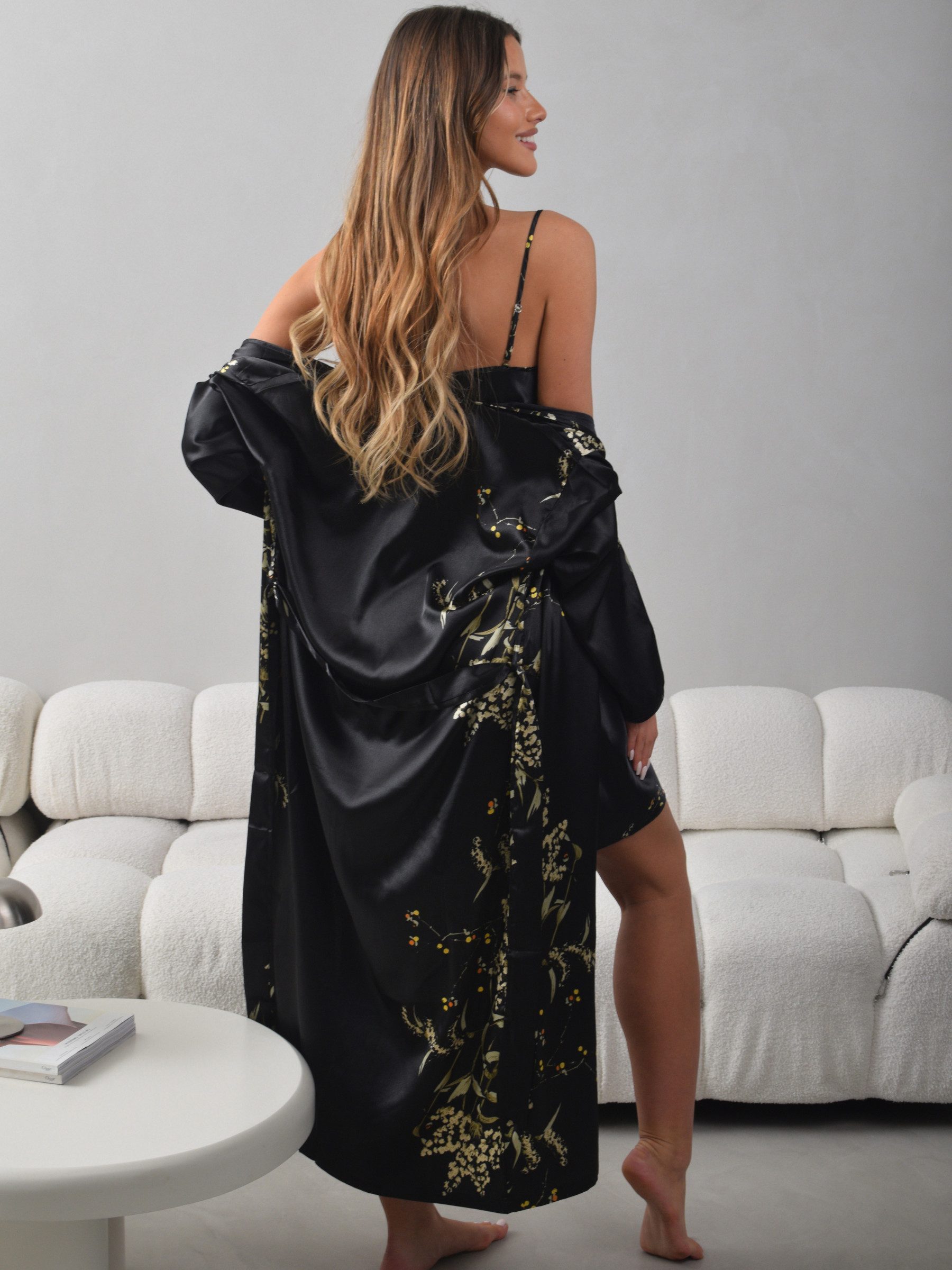 Elegant Love Morgenmantel Satin Pyjama-Set 2-tlg., Damen-Loungewear & Nachtwäsche, Robe + Unterkleid, Gürtel, Negligee mit wasserfallausschnitt – Bild 5 von 5