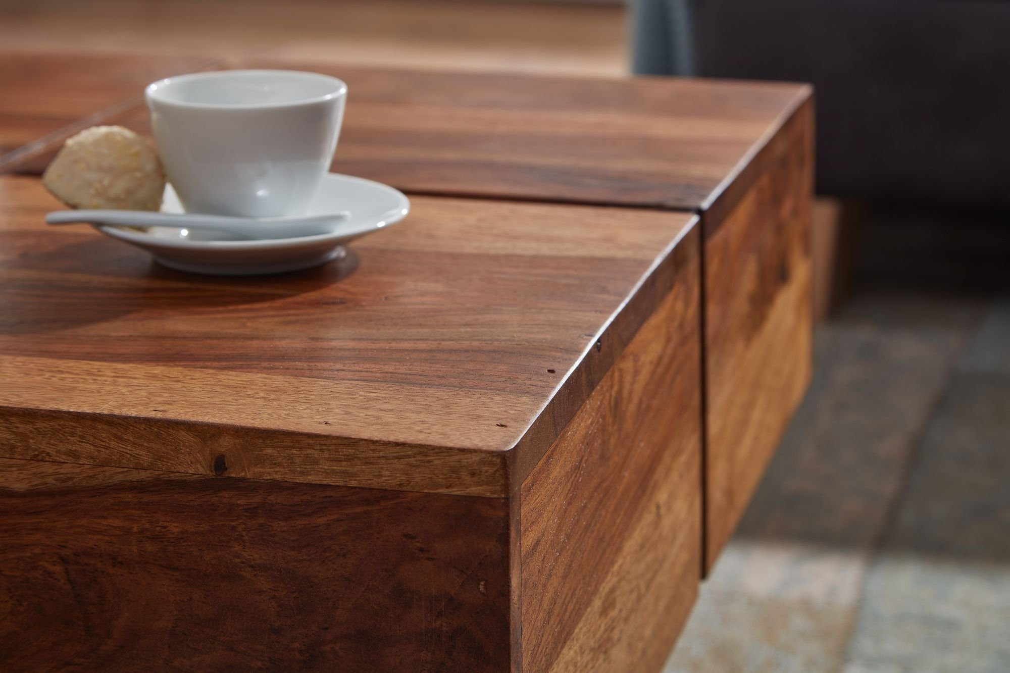 KADIMA DESIGN Couchtisch mit Design Sheesham Rillenmuster Kaffeetisch Modernes Massivholz –