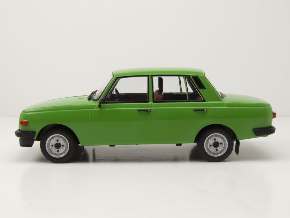 MCG Modellauto Wartburg 353 1985 grün, Maßstab 1:18