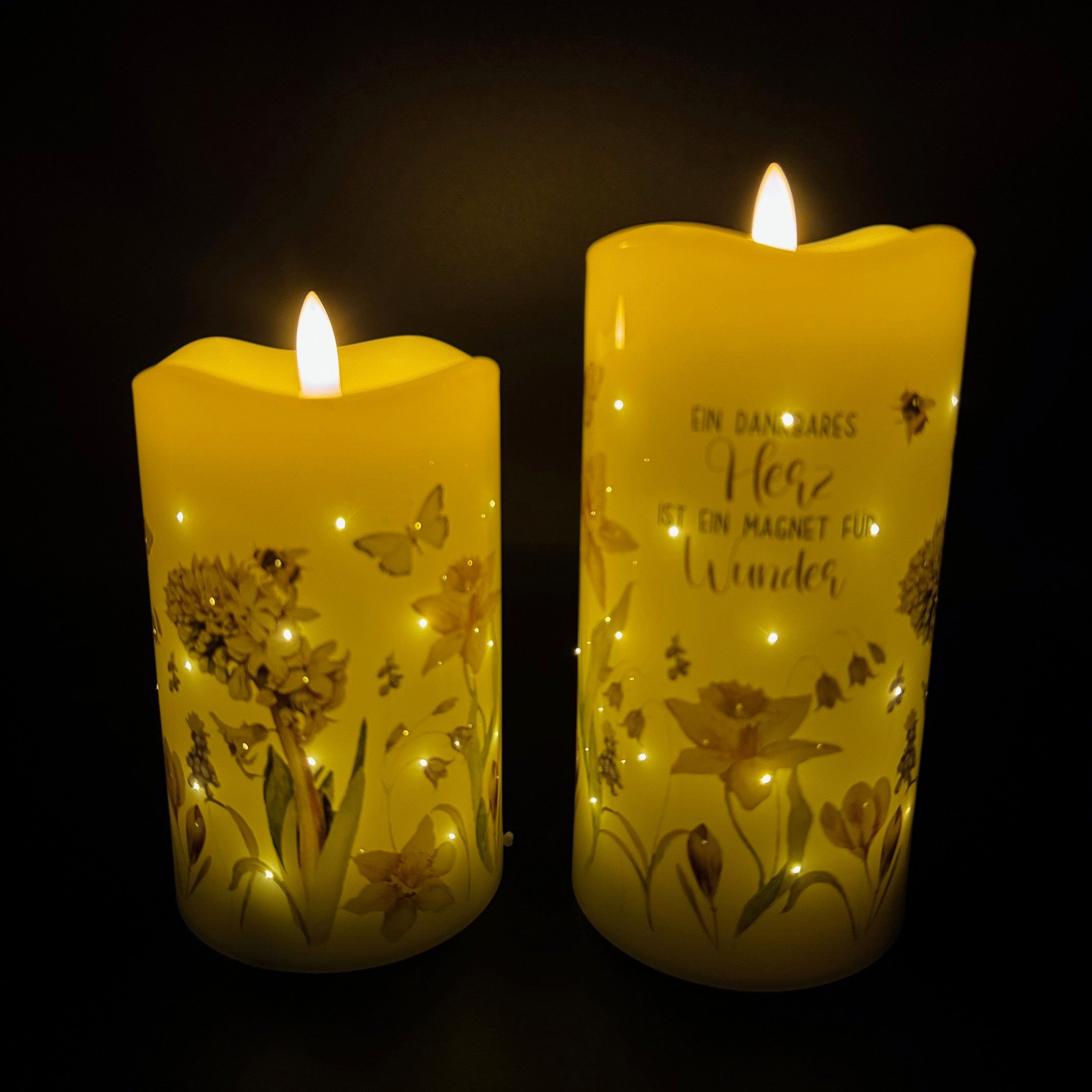 Online-Fuchs LED-Kerze - 2 Motivkerzen mit Funkellichtern, Timer & Farbwechsel möglich (14 und 16 cm groß, realistische Kerzenflamme), ganzjährige Dekoration