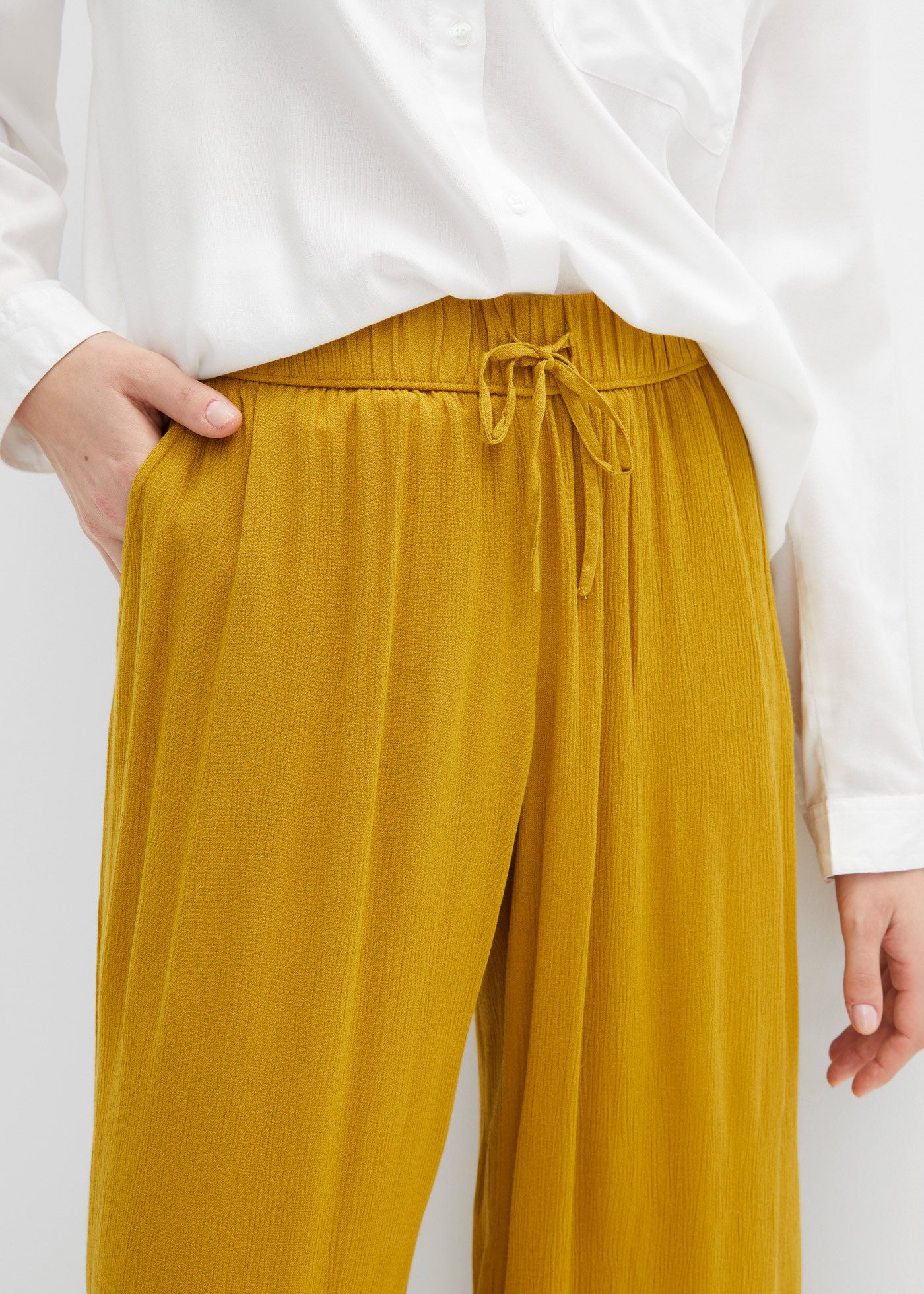 bonprix Schlupfhose aus Viskose, mit Bindeband, lockere Passform, mit Crinkle-Struktur