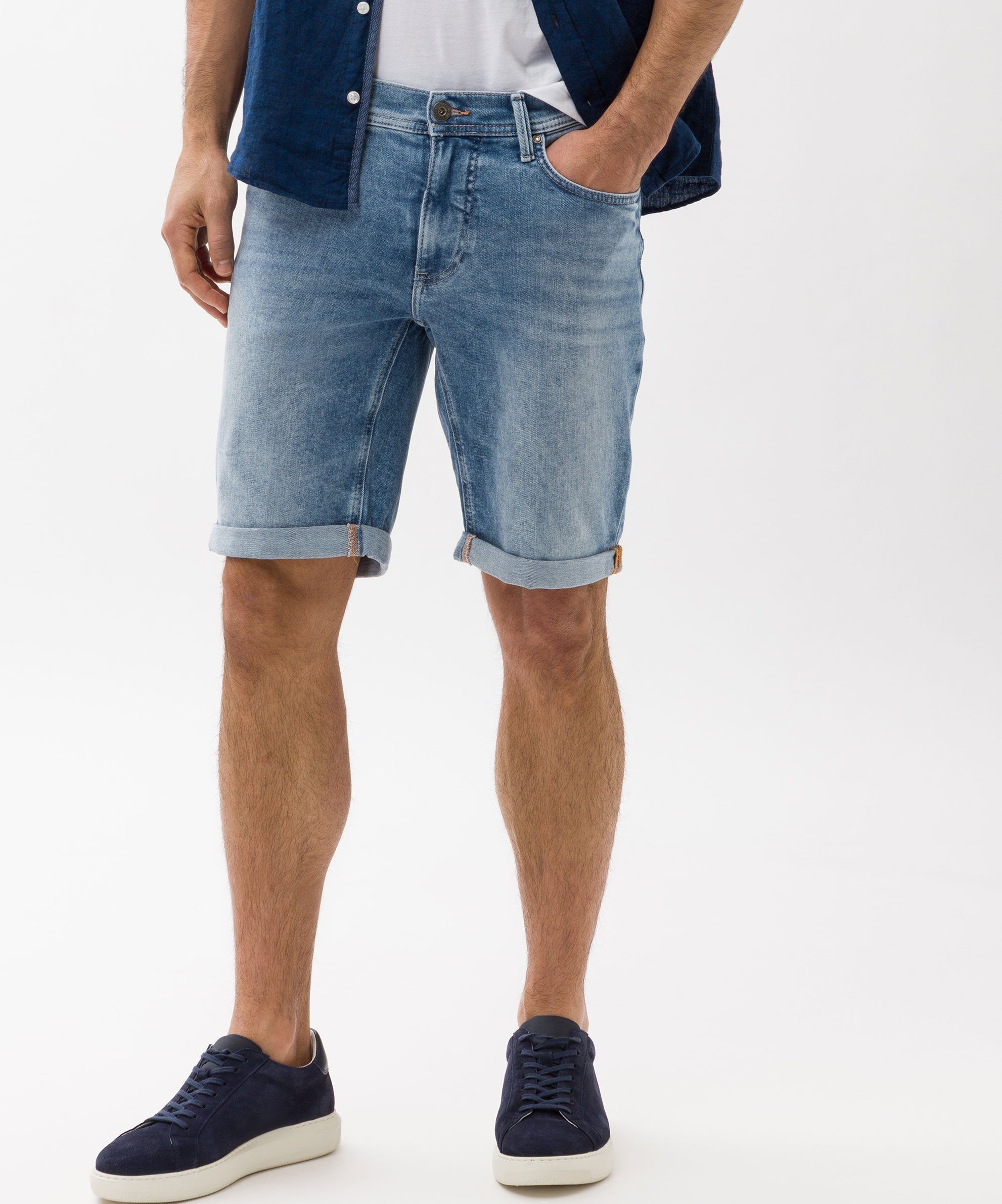 Brax Jeansshorts Chris Vintage Flex Denim Shorts, elastisch hellblau