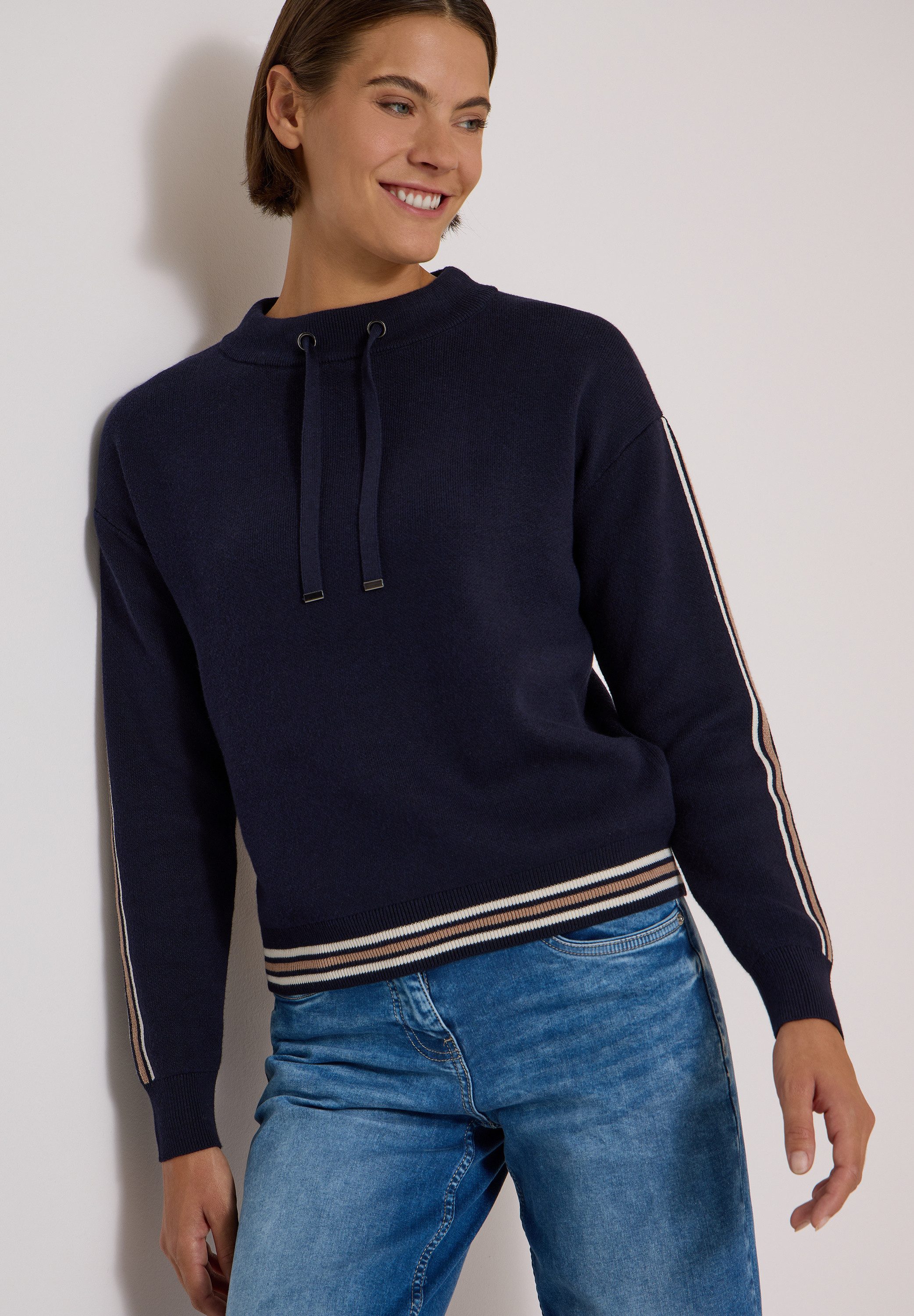 CECIL Stehkragenpullover College-Style Details